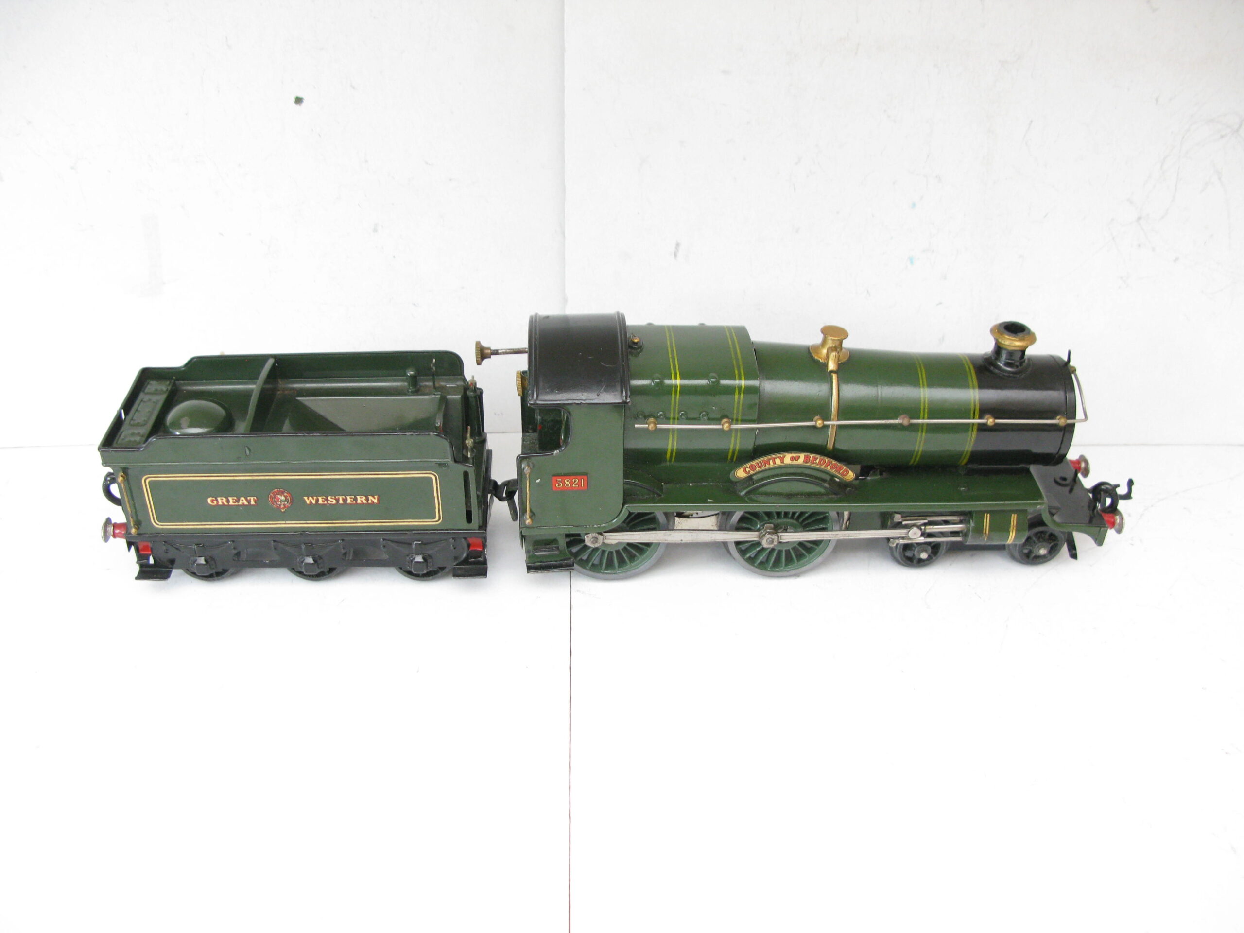 Hornby 0 Gauge No.2C Special Loco & Tender GWR lined green 'COUNTY OF BEDFORD' No.3821, Clockwork- unboxed - Image 10