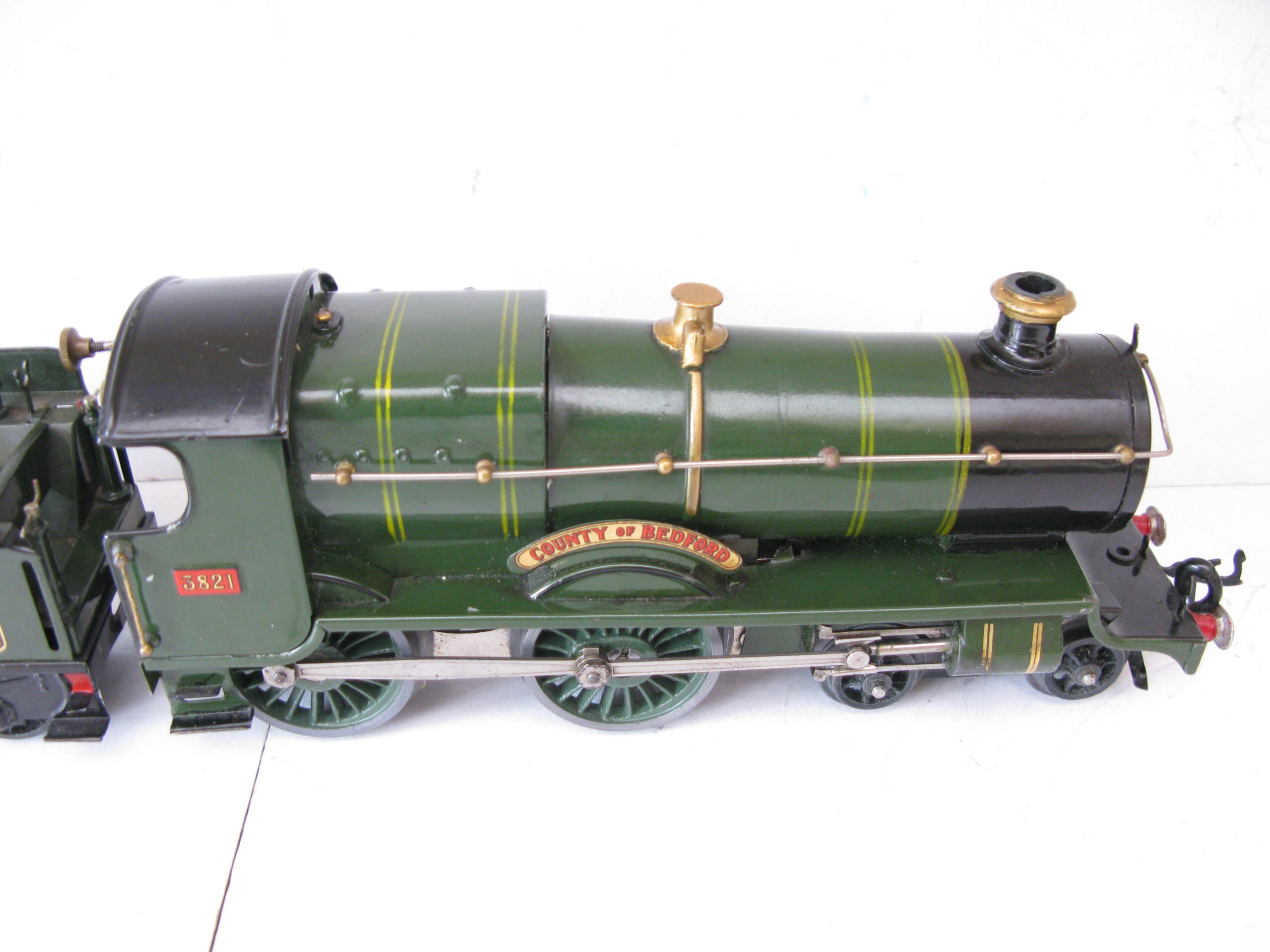 Hornby 0 Gauge No.2C Special Loco & Tender GWR lined green 'COUNTY OF BEDFORD' No.3821, Clockwork- unboxed - Image 11