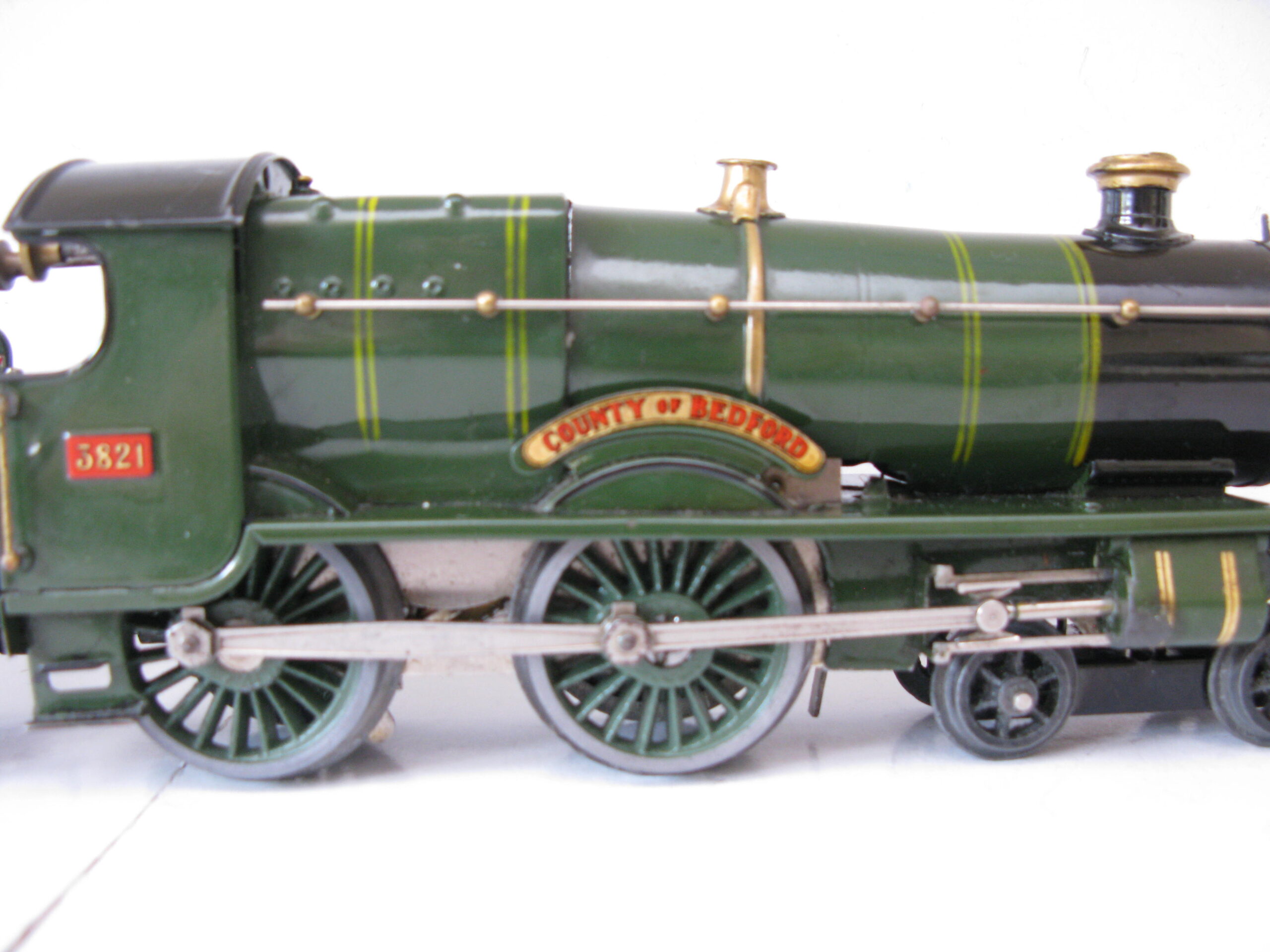 Hornby 0 Gauge No.2C Special Loco & Tender GWR lined green 'COUNTY OF BEDFORD' No.3821, Clockwork- unboxed - Image 12