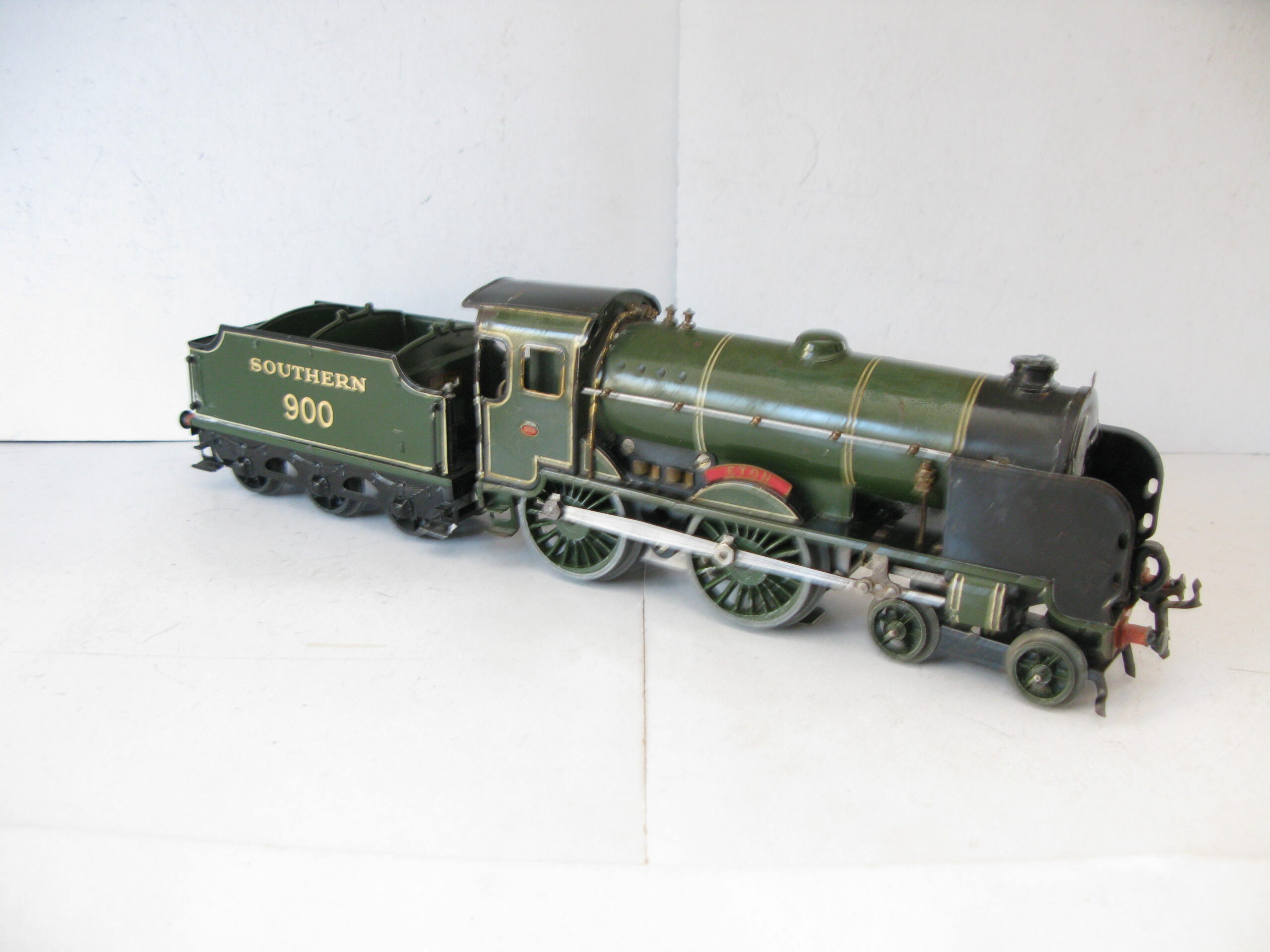 Hornby 0 Gauge E420 Special Loco & Tender SR 'ETON' No.900, 20 volt electric - unboxed - Image 6