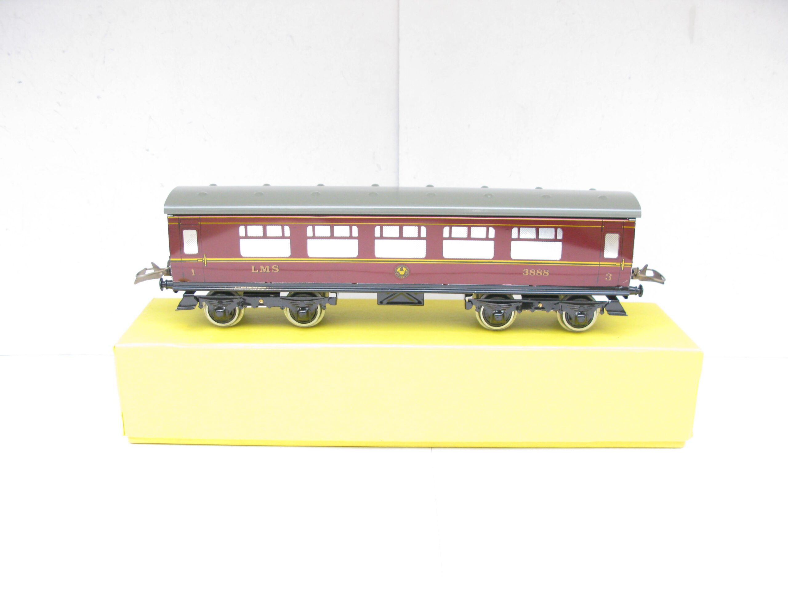 Middleton (Australia) Hornby Style 0 Gauge LMS 1st/3rd Corridor Coach - Boxed - Image 3