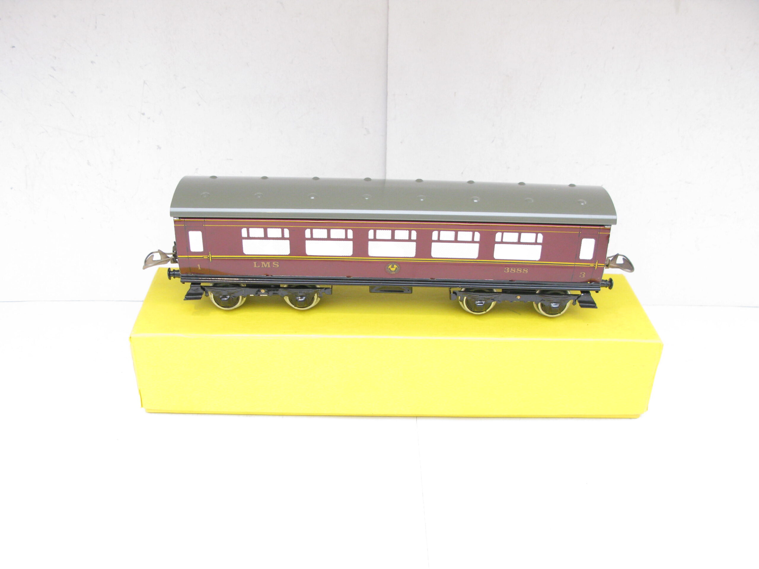 Middleton (Australia) Hornby Style 0 Gauge LMS 1st/3rd Corridor Coach - Boxed - Image 4