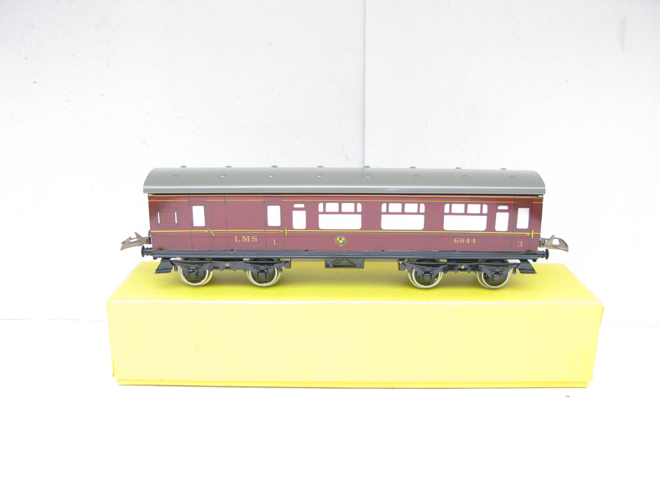 Middleton (Australia) Hornby Style 0 Gauge LMS All 3rd Brake end Corridor Coach - Boxed - Image 3