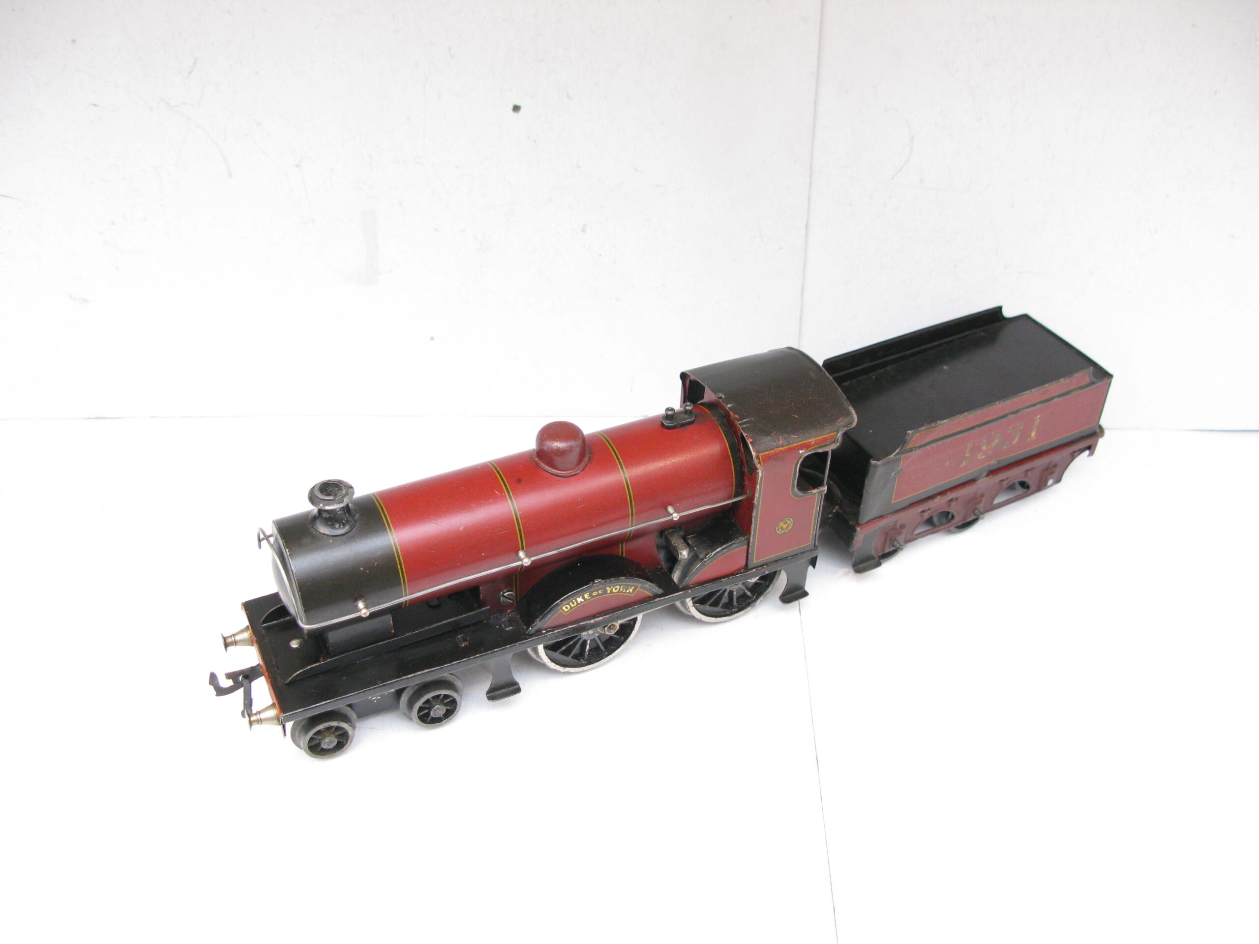 Bassett Lowke 0 Gauge 4-4-0 Locomotive & Tender LMS Lined Maroon 'Duke of York', No.1931 Clockwork - unboxed - Image 4