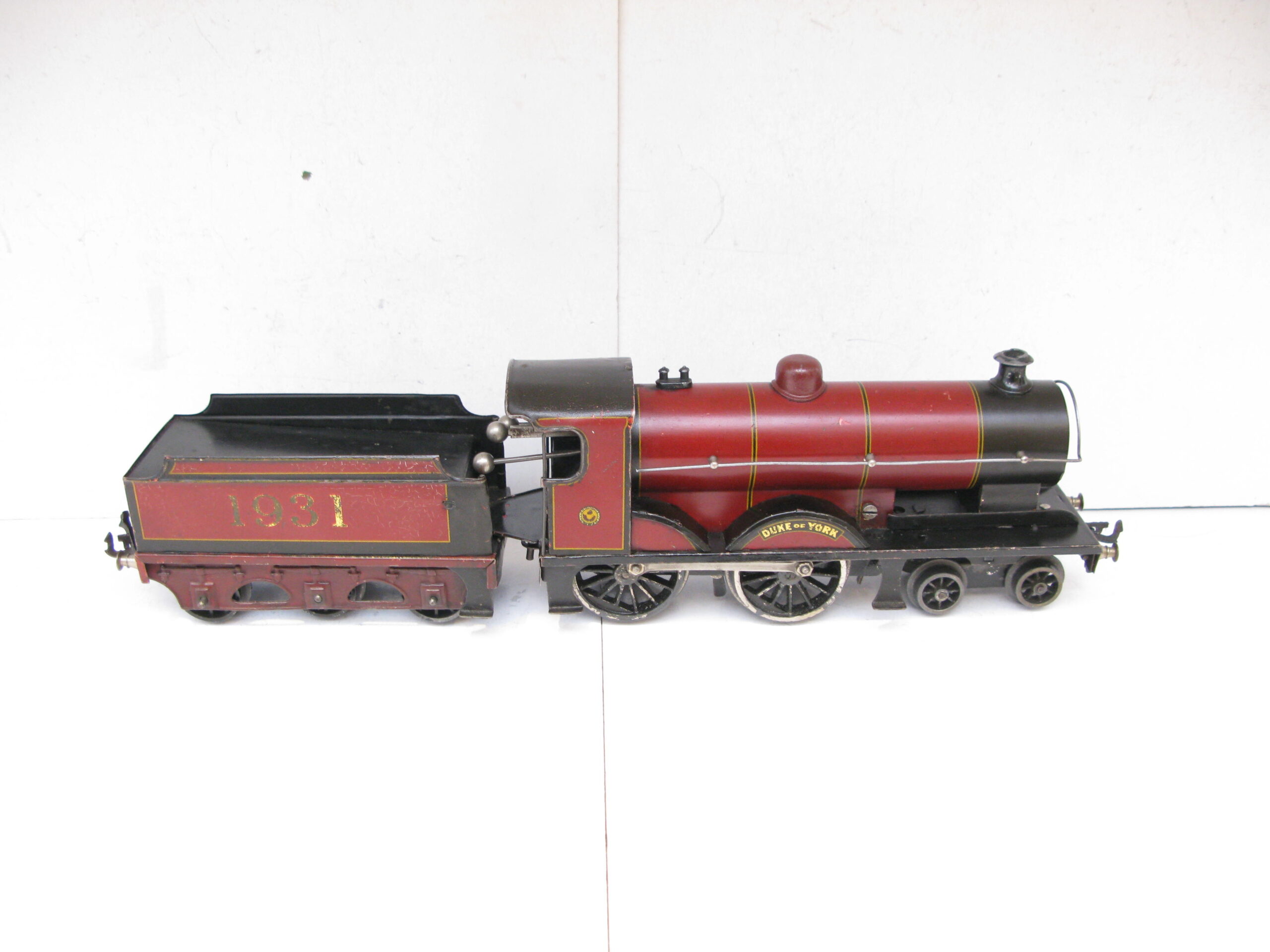 Bassett Lowke 0 Gauge 4-4-0 Locomotive & Tender LMS Lined Maroon 'Duke of York', No.1931 Clockwork - unboxed - Image 9