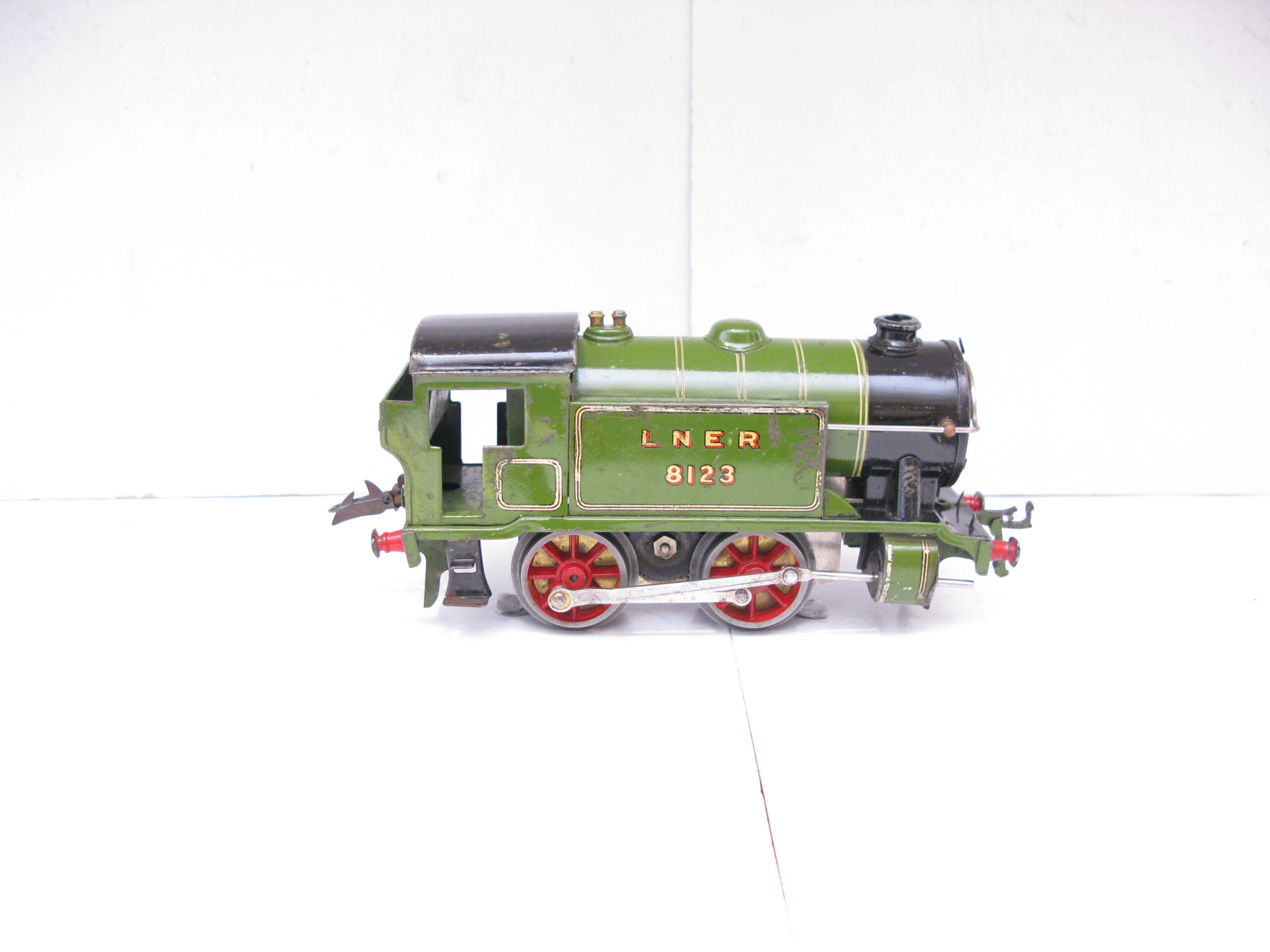 Hornby 0 Gauge EPM16 electric LNER Tank Loco No.8123, 3-rail 6 volt DC Electric - unboxed - Image 5