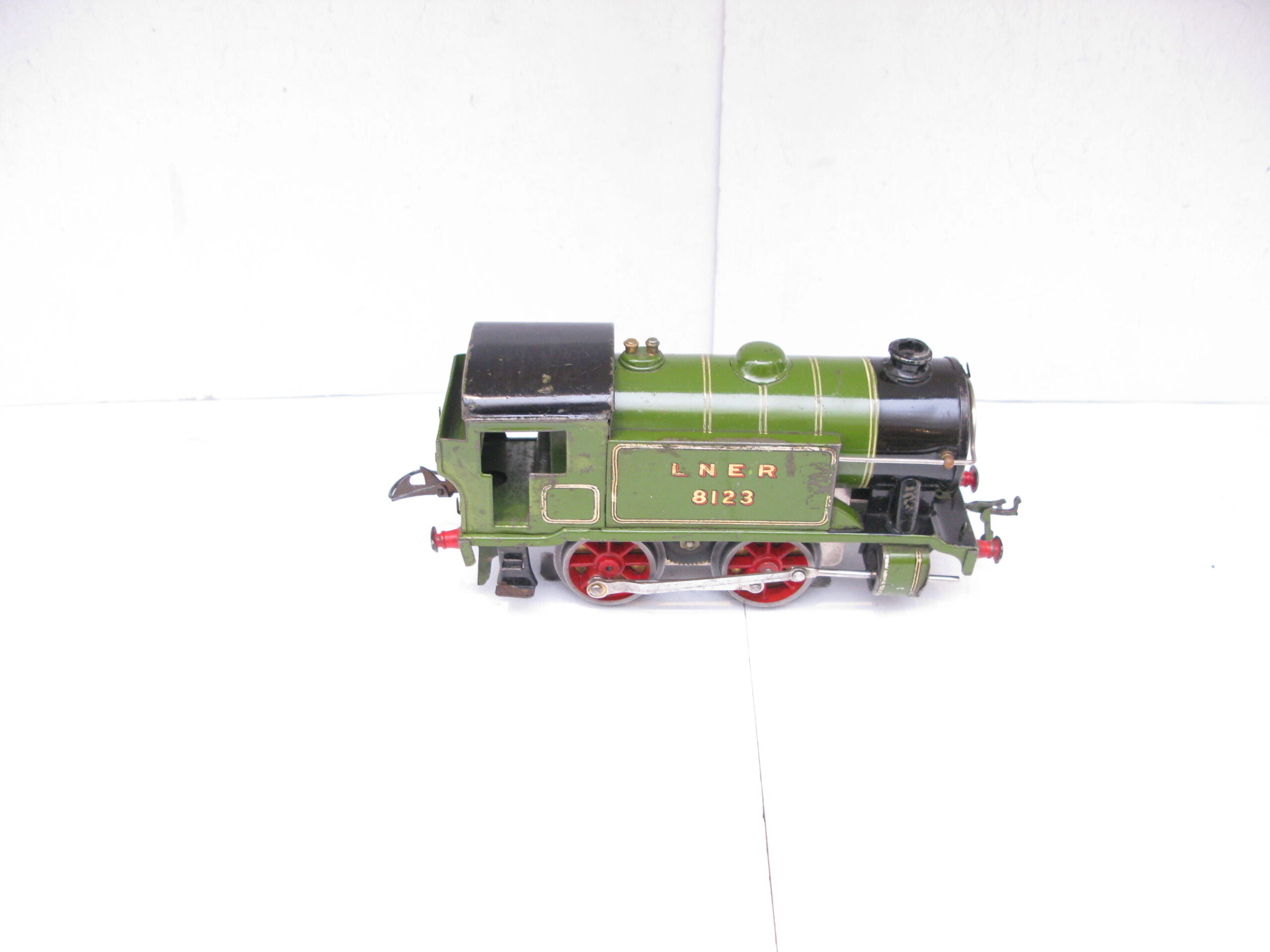 Hornby 0 Gauge EPM16 electric LNER Tank Loco No.8123, 3-rail 6 volt DC Electric - unboxed - Image 6