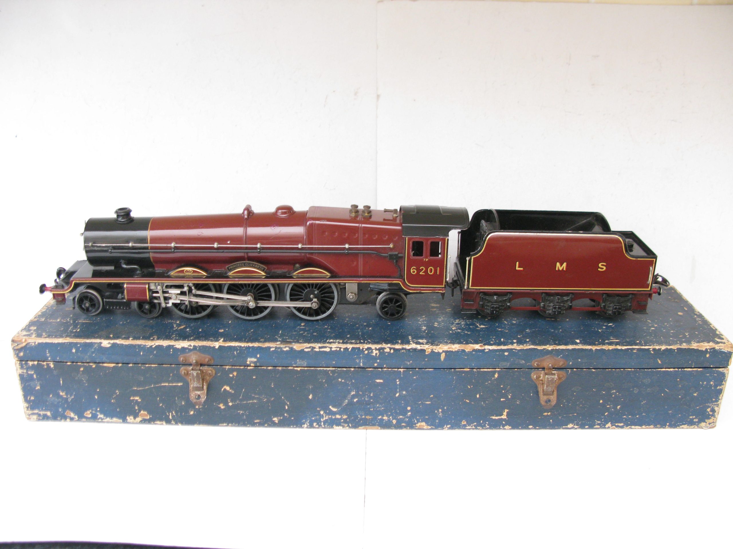 Hornby 0 Gauge 4-6-2 Loco & Tender LMS Lined Maroon 'Princess Elizabeth' No.6201, 3-rail 20 volt Electric - Boxed - Overall Excellent