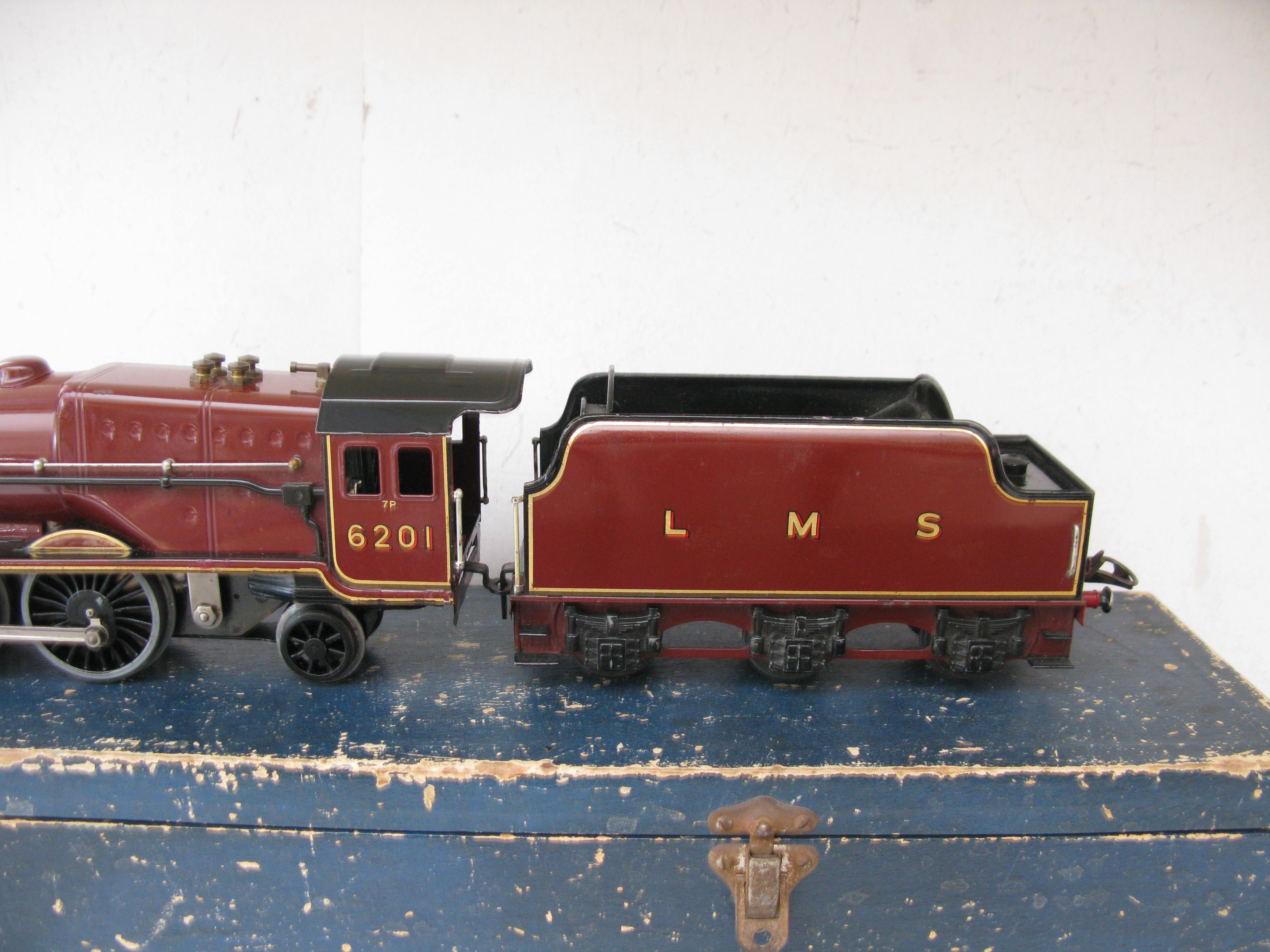 Hornby 0 Gauge 4-6-2 Loco & Tender LMS Lined Maroon 'Princess Elizabeth' No.6201, 3-rail 20 volt Electric - Boxed - Image 3