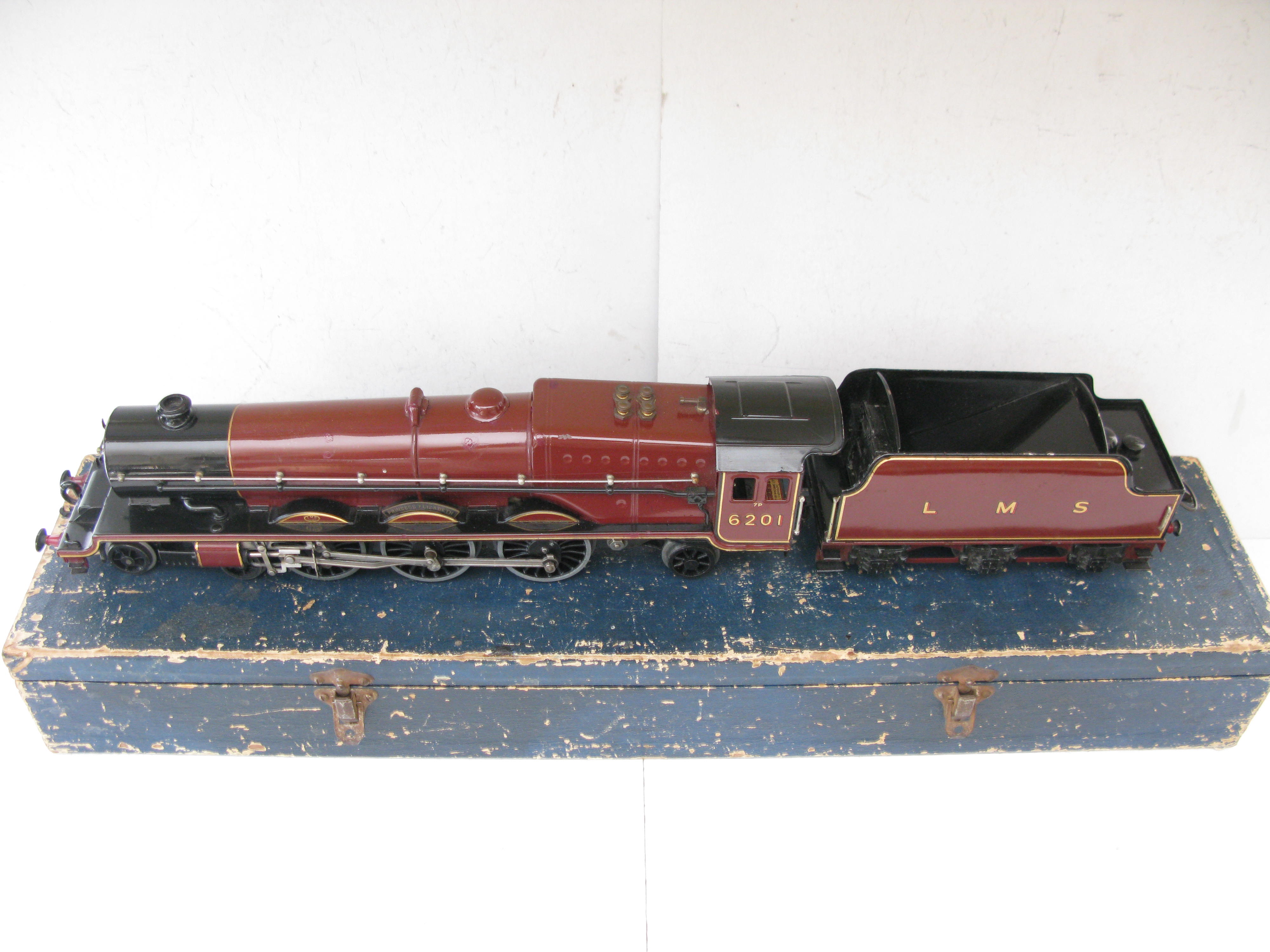 Hornby 0 Gauge 4-6-2 Loco & Tender LMS Lined Maroon 'Princess Elizabeth' No.6201, 3-rail 20 volt Electric - Boxed - Image 4