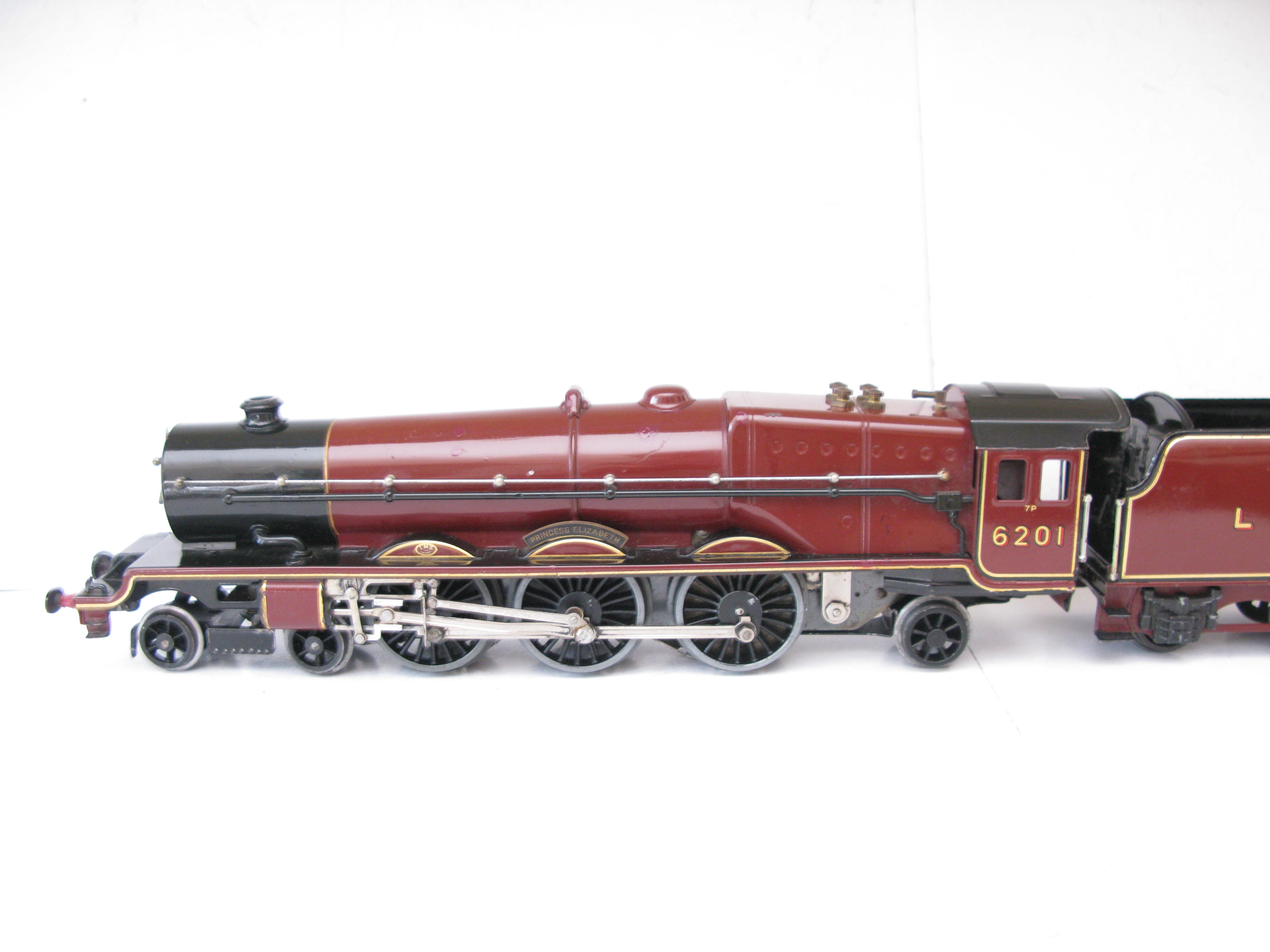 Hornby 0 Gauge 4-6-2 Loco & Tender LMS Lined Maroon 'Princess Elizabeth' No.6201, 3-rail 20 volt Electric - Boxed - Image 7