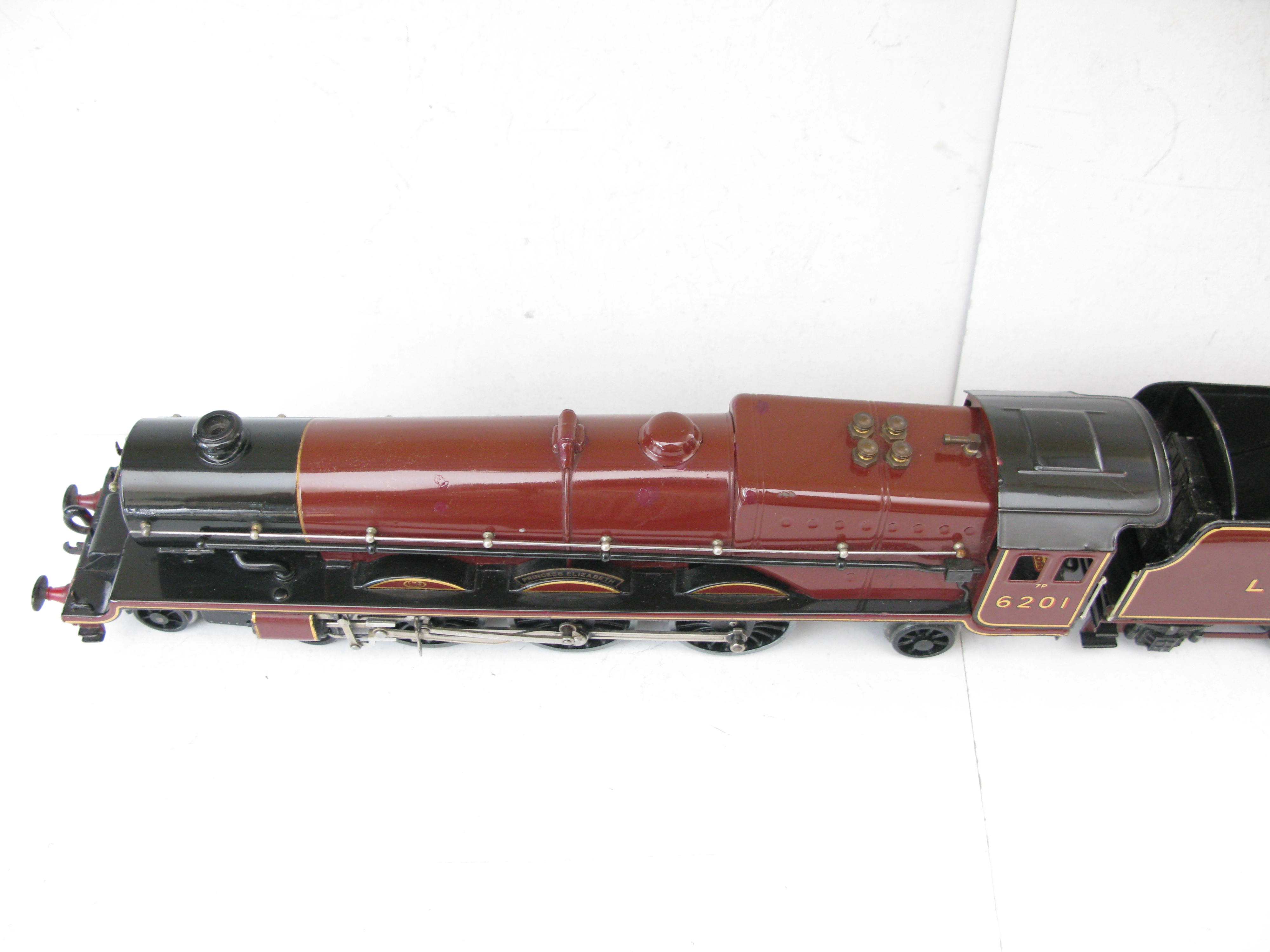 Hornby 0 Gauge 4-6-2 Loco & Tender LMS Lined Maroon 'Princess Elizabeth' No.6201, 3-rail 20 volt Electric - Boxed - Image 9