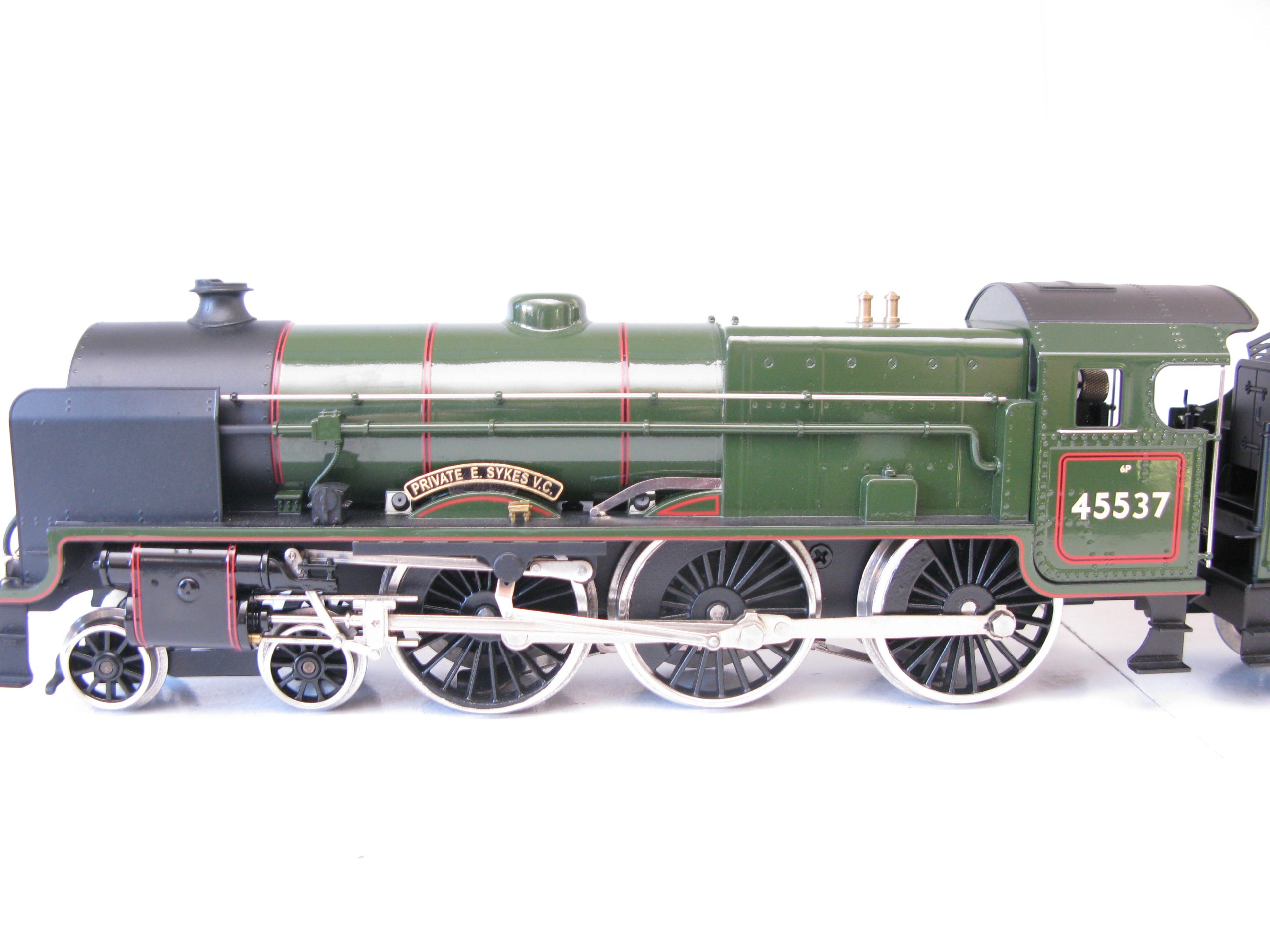 Ace 0 Gauge Modern issue E/42 BR Lined Green Loco & Tender Patriot class 'PRIVATE E SYKES V.C.', No. 45537, 2/3-rail electric - Boxed - Mint Boxed - Image 4