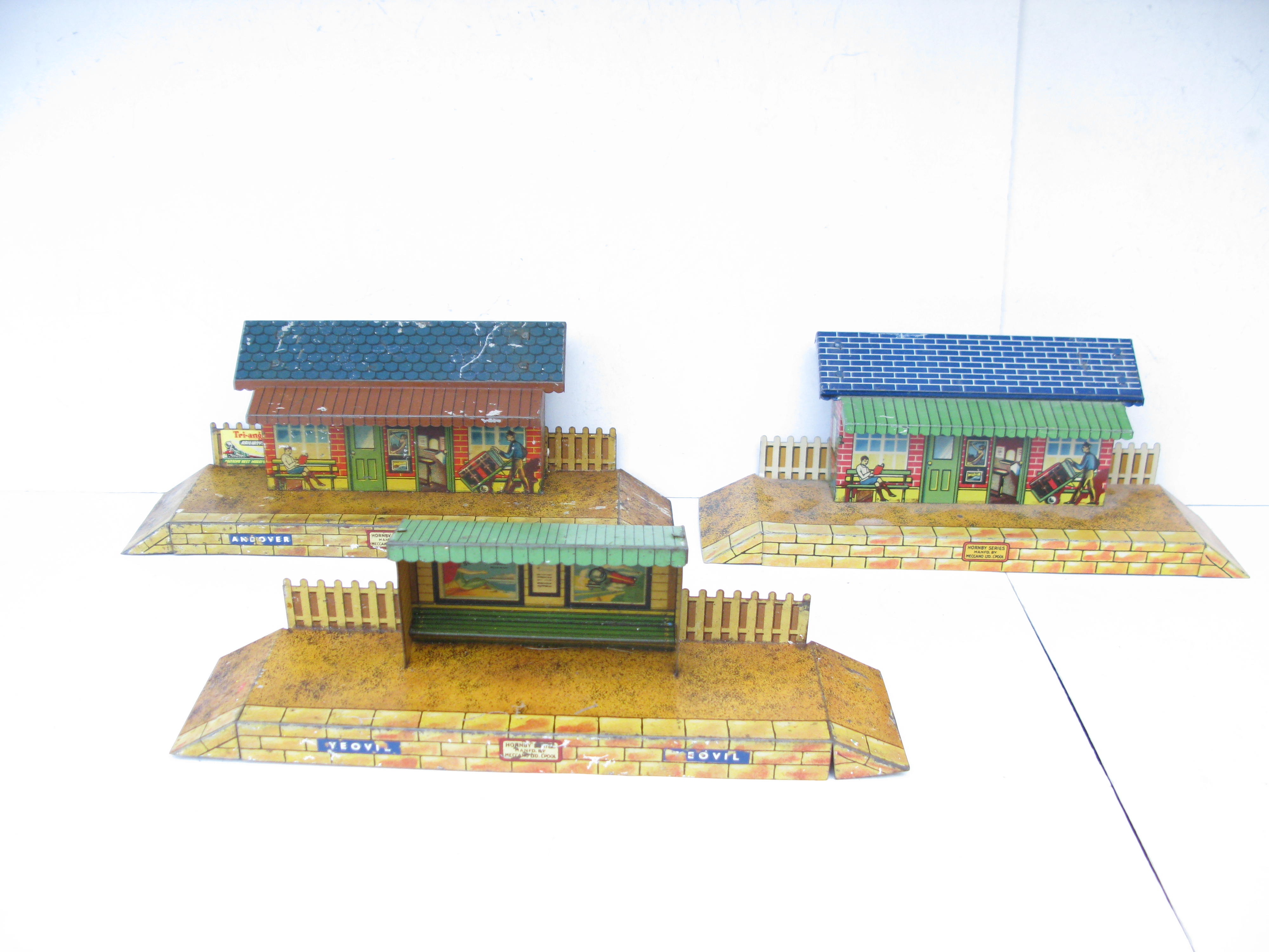 Hornby 0 Gauge 'M' Series Stations and Wayside stations  - unboxed - Priced at £8 each