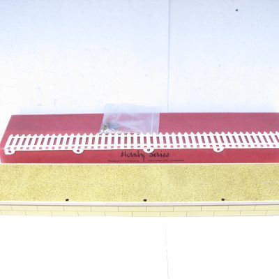 Hornby 0 Gauge Speckled finish Passenger Platform with Fencing & Nuts and Bolts Circa 1939 - Boxed - Near Mint to Mint