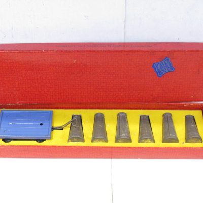 Hornby 0 Gauge No.2 Railway accessories Trolley and Milk Churns - Boxed - Near Mint in Near Mint box