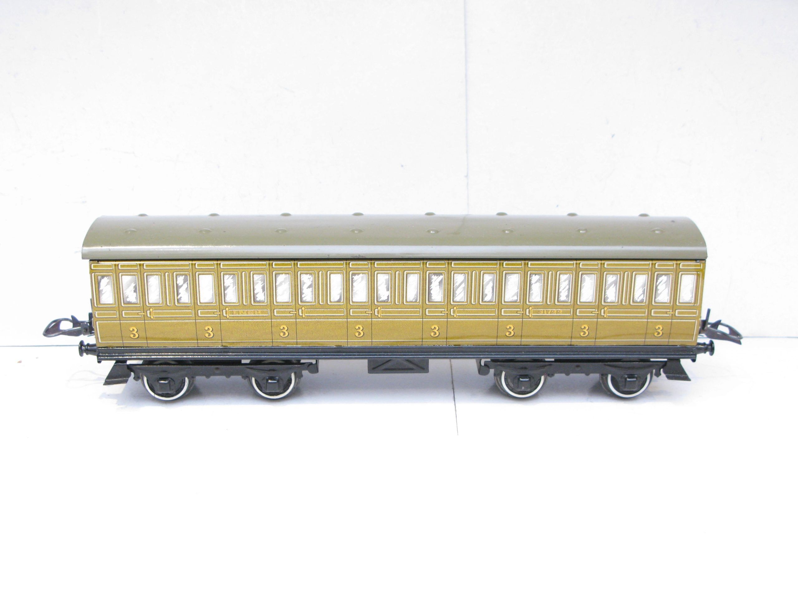Middleton (Australia) Hornby Style 0 Gauge LNER All 3rd Passenger Coach - unboxed - Near Mint