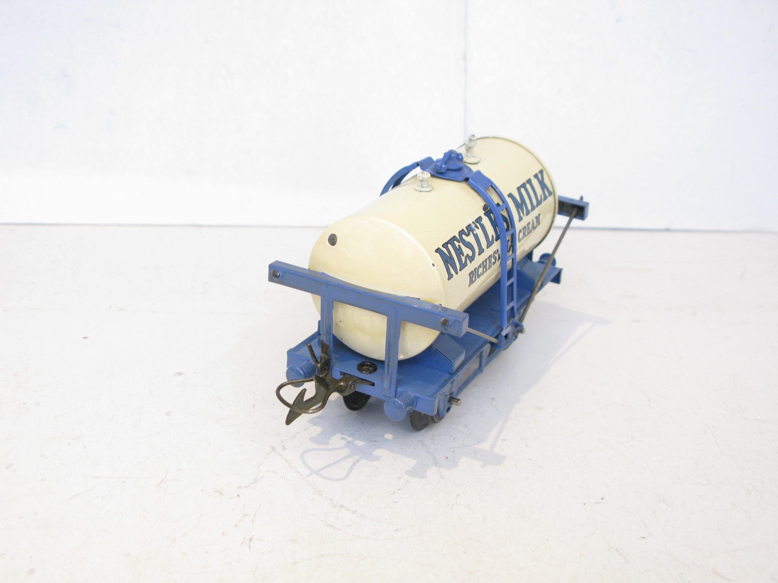 Hornby 0 Gauge 'NESTLES' Milk Tank wagon version with Blue base, Circa 1937 - in reproduction box - Excellent /plus - Image 3