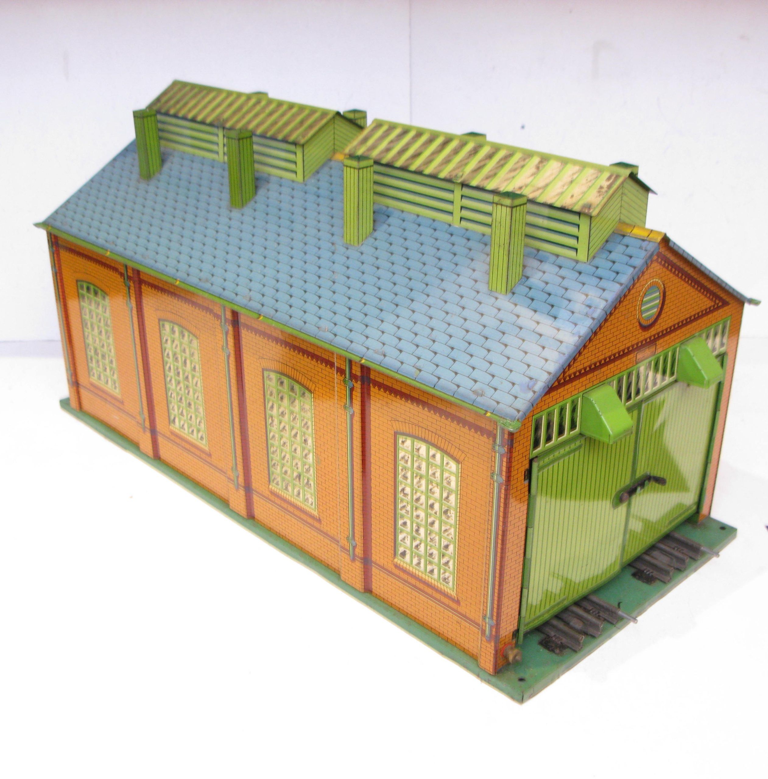 Hornby 0 Gauge No.E2E Engine Shed with green base, Hornby's Largest Accessory - Boxed - Excellent - Image 6