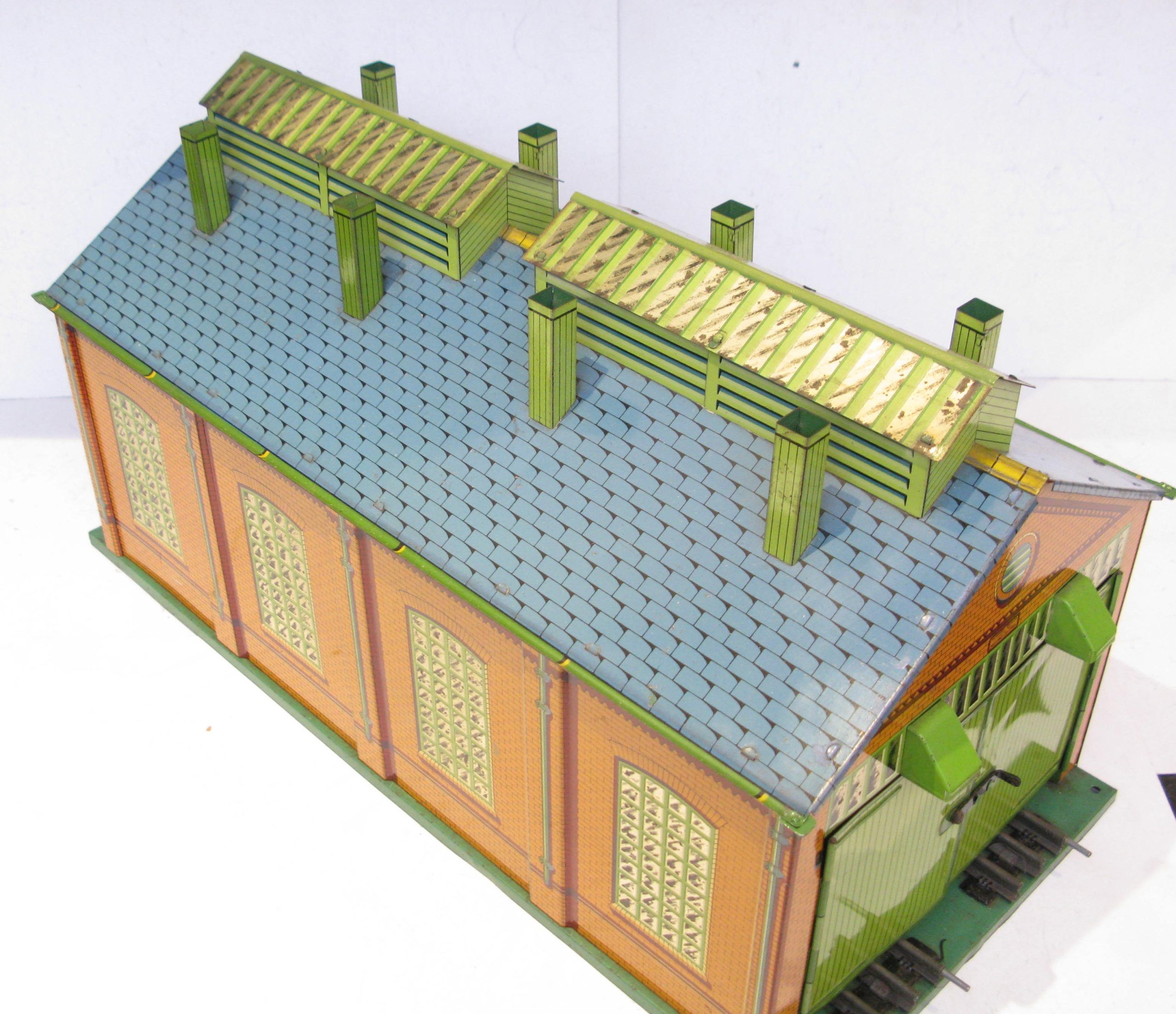 Hornby 0 Gauge No.E2E Engine Shed with green base, Hornby's Largest Accessory - Boxed - Excellent - Image 7
