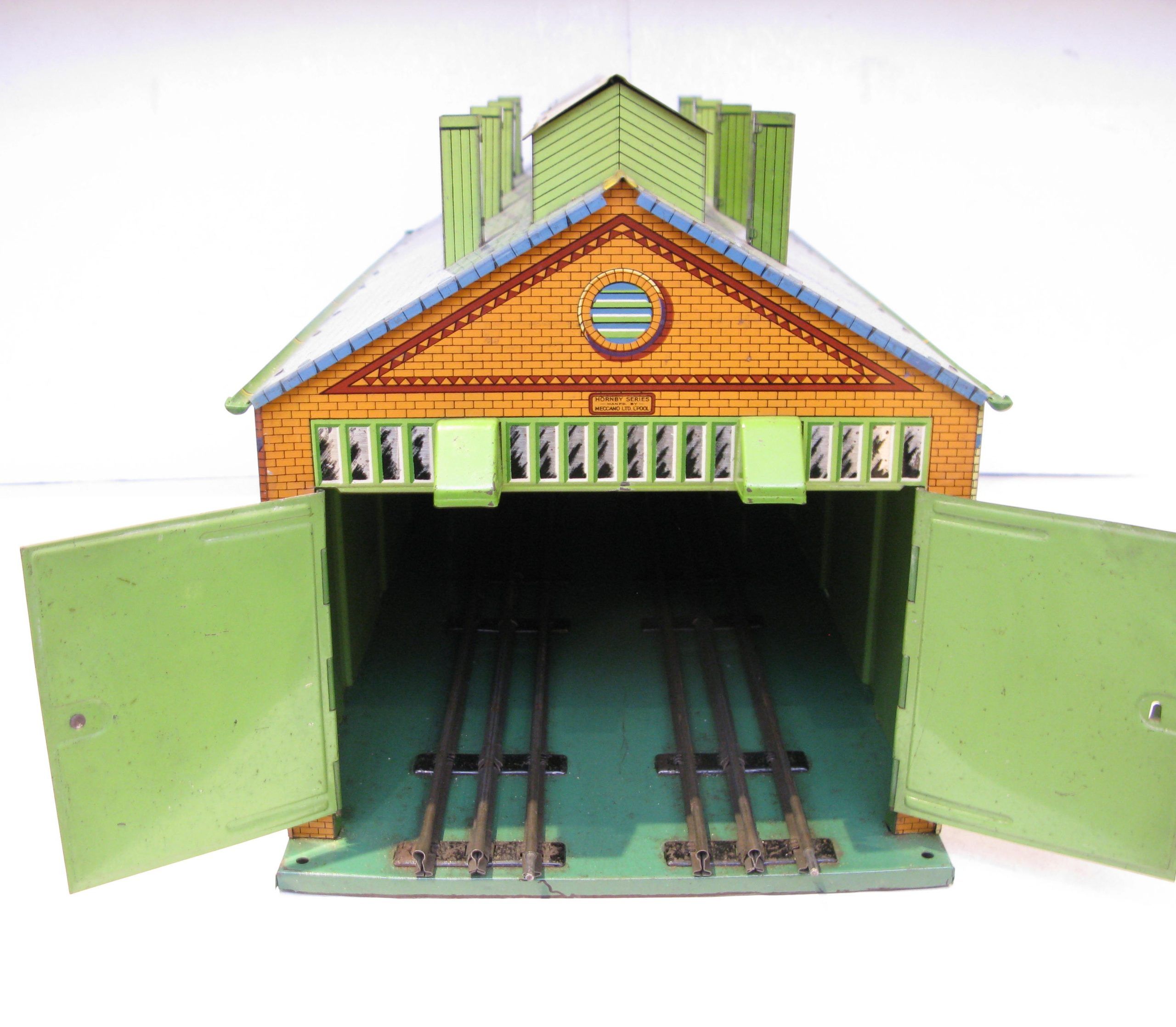 Hornby 0 Gauge No.E2E Engine Shed with green base, Hornby's Largest Accessory - Boxed - Excellent - Image 12