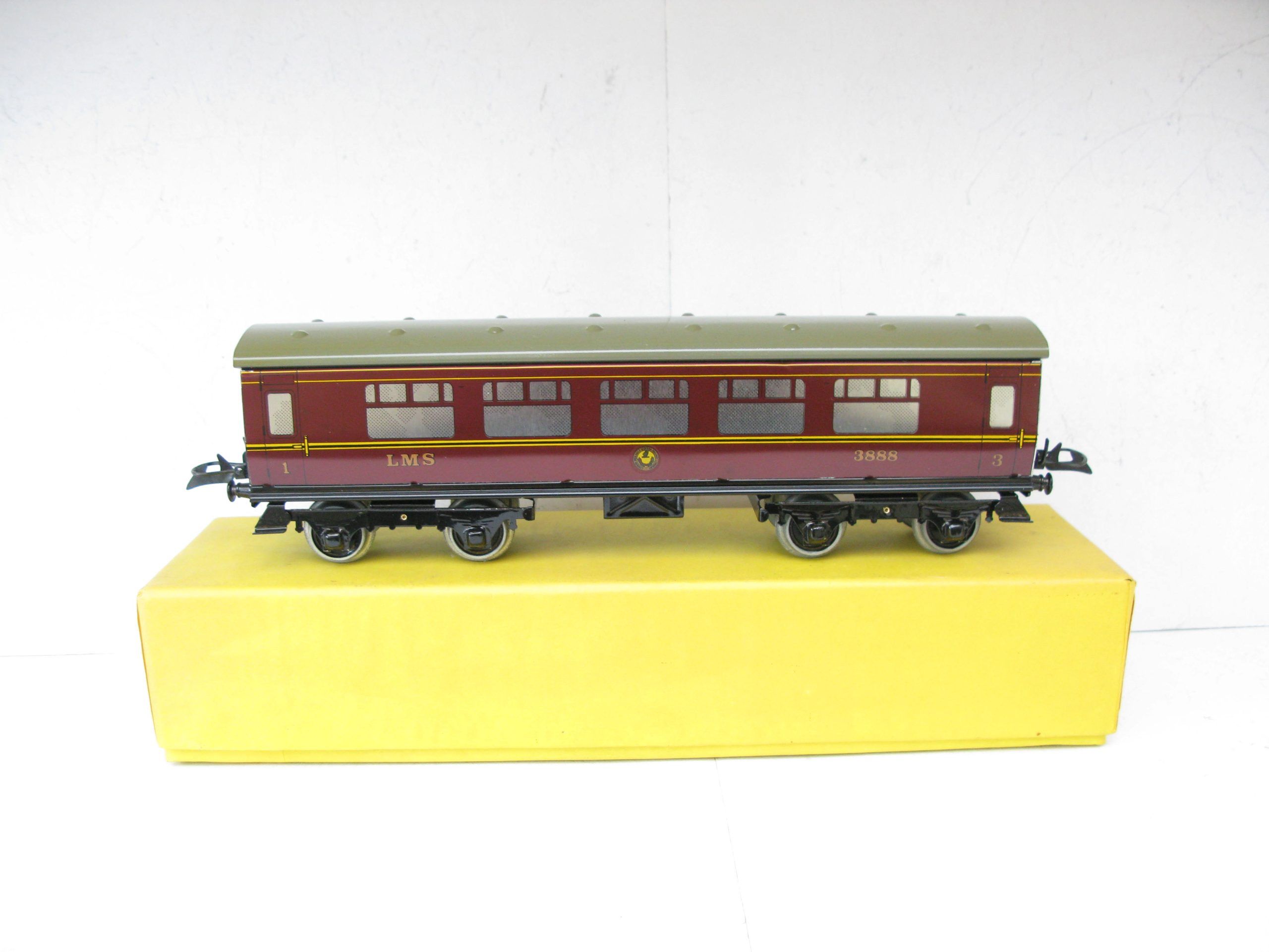 Middleton (Australia) Hornby Style 0 Gauge LMS 1st/3rd Corridor Coach No.3888 - Mint Boxed
