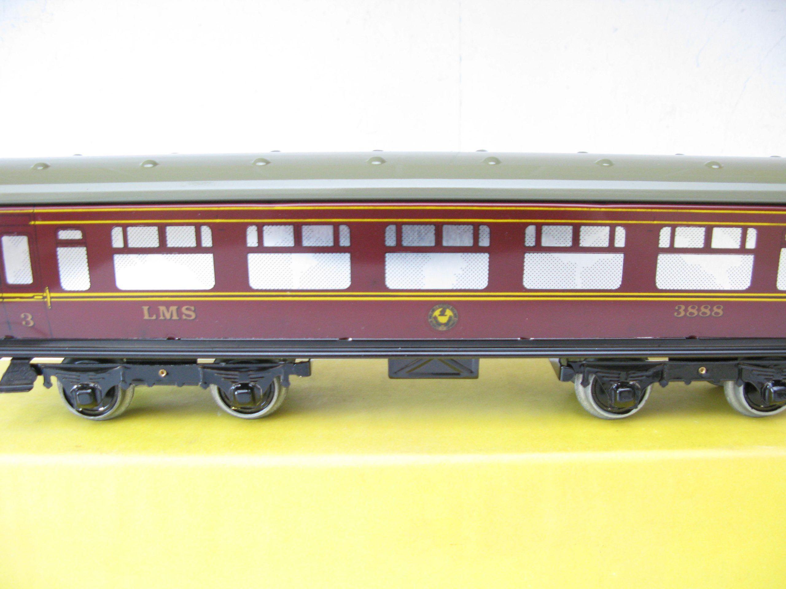 Middleton (Australia) Hornby Style 0 Gauge LMS 1st/3rd Corridor Coach No.3888 - Mint Boxed - Image 12
