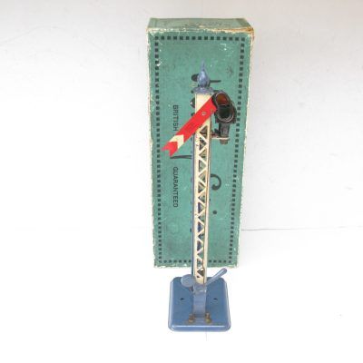 Hornby 0 Gauge 2E Distant Single Arm Signal with plug and socket fittings Circa 1932 - Boxed