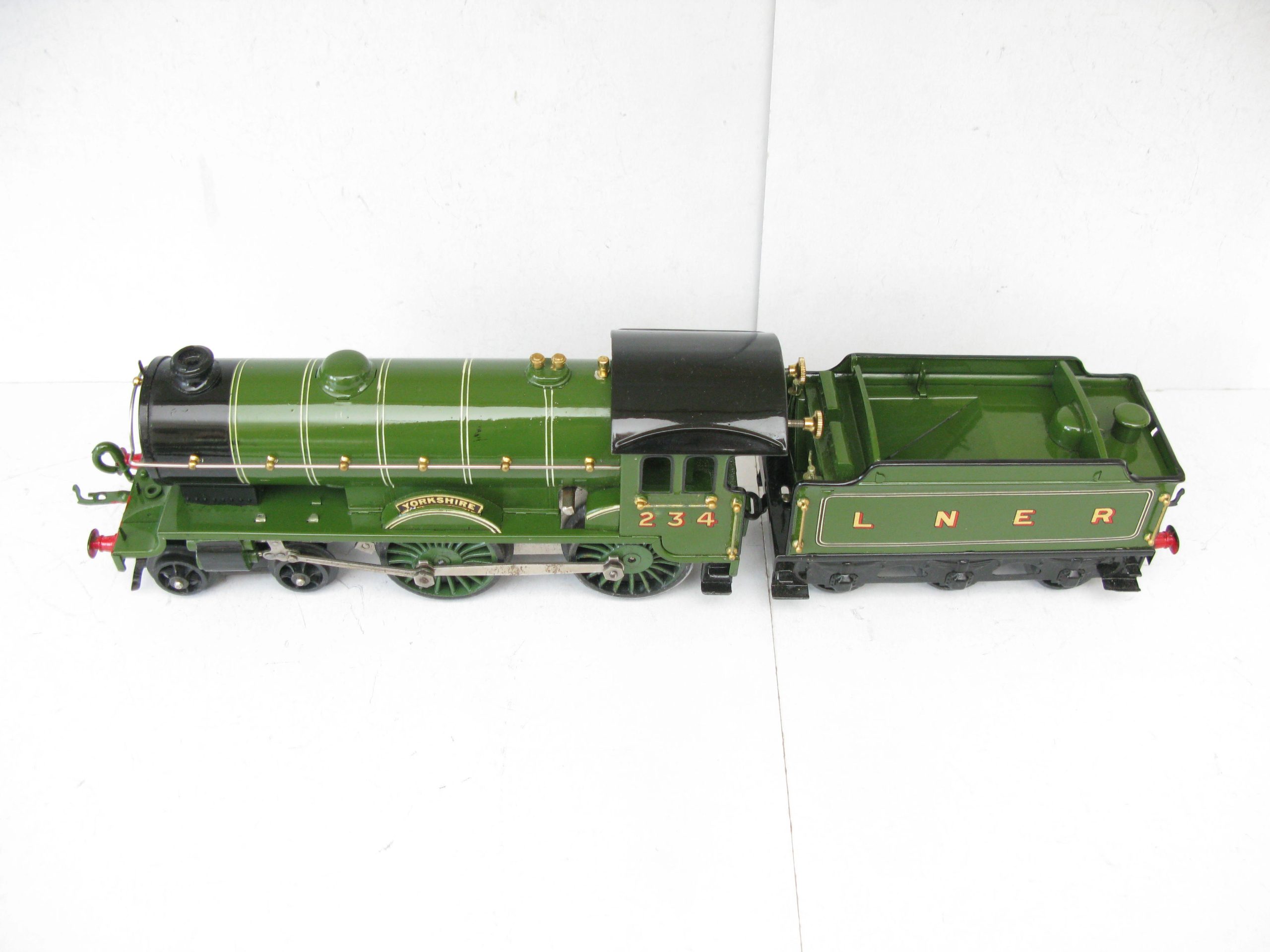 Hornby 0 Gauge No.2C Special Loco & Tender LNER Lined Green 'YORKSHIRE' No.234, Clockwork Circa 1930 - Boxed - Near Mint - Image 5