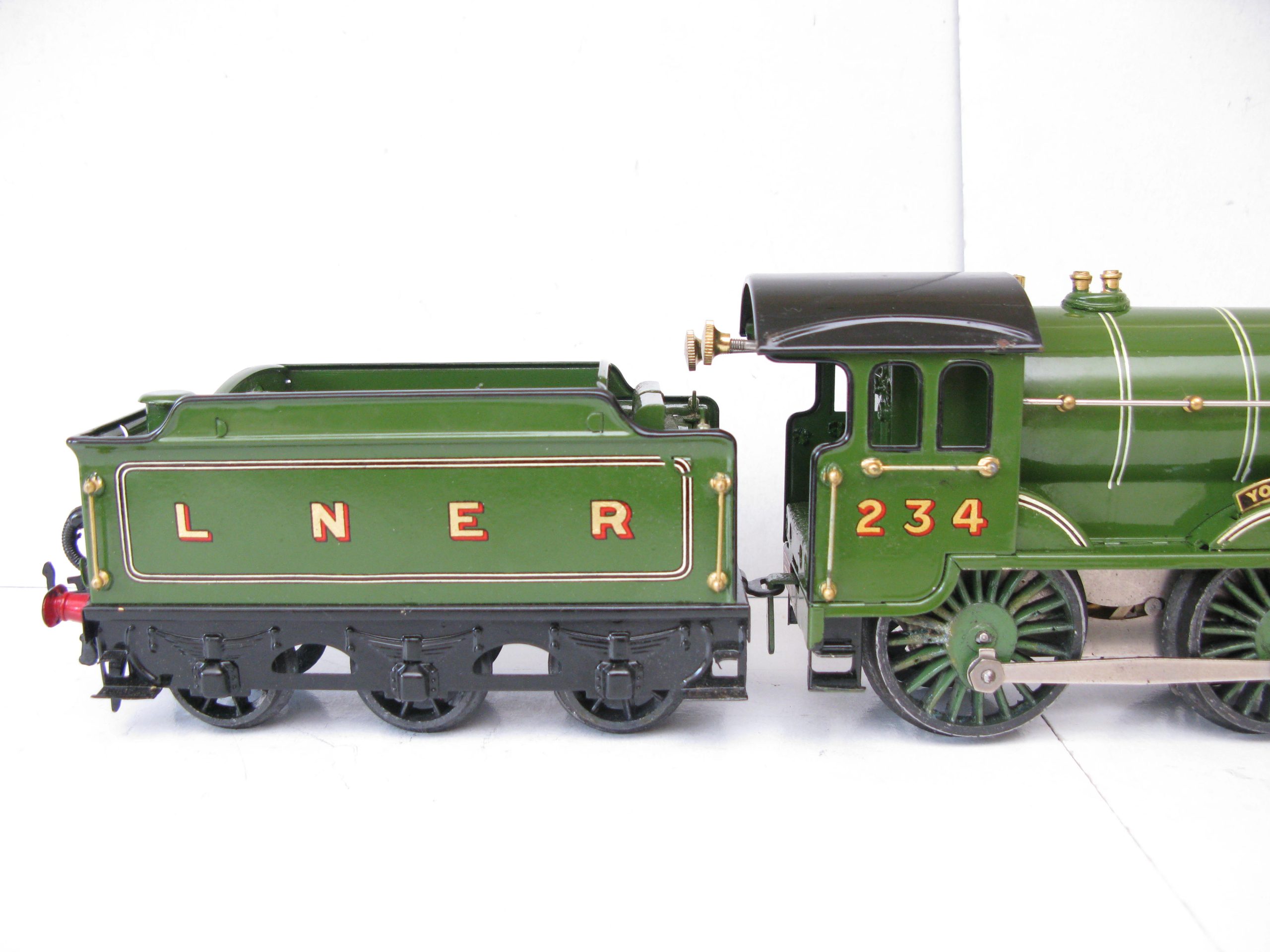 Hornby 0 Gauge No.2C Special Loco & Tender LNER Lined Green 'YORKSHIRE' No.234, Clockwork Circa 1930 - Boxed - Near Mint - Image 12