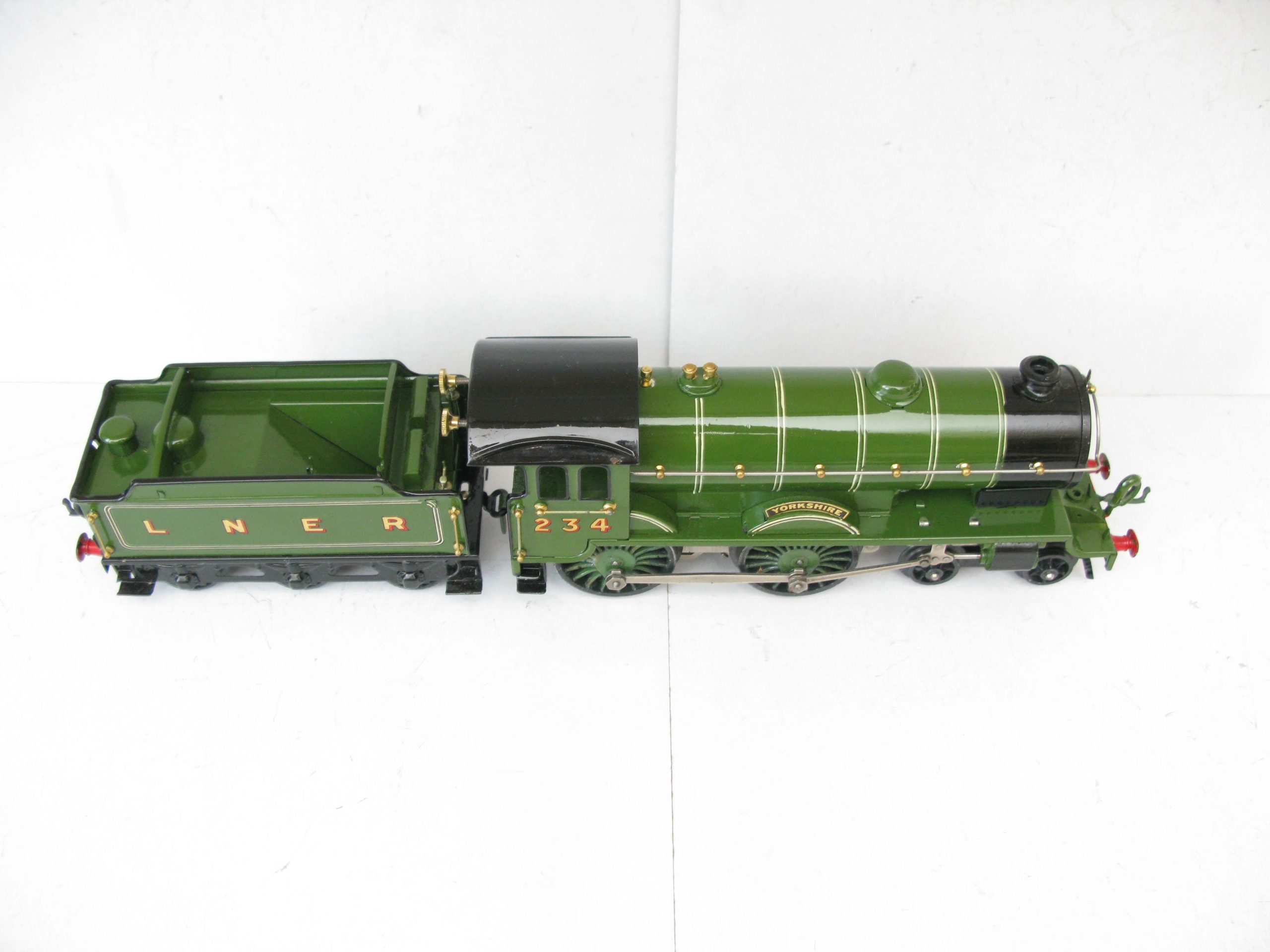 Hornby 0 Gauge No.2C Special Loco & Tender LNER Lined Green 'YORKSHIRE' No.234, Clockwork Circa 1930 - Boxed - Near Mint - Image 13