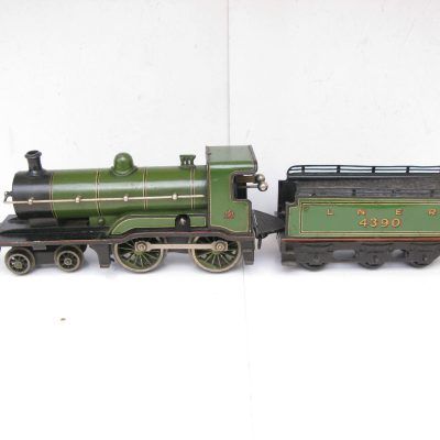 Bing 0 Gauge 4-4-0 Loco & Tender LNER grenn No.4390, Clockwork - unboxed - Good/plus to Excellent
