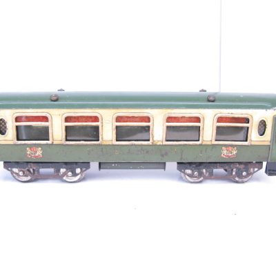 Hornby 0 Gauge Early No.2 Green and Cream Pullman Coaches circa 1923 - unboxed - Fair to Good