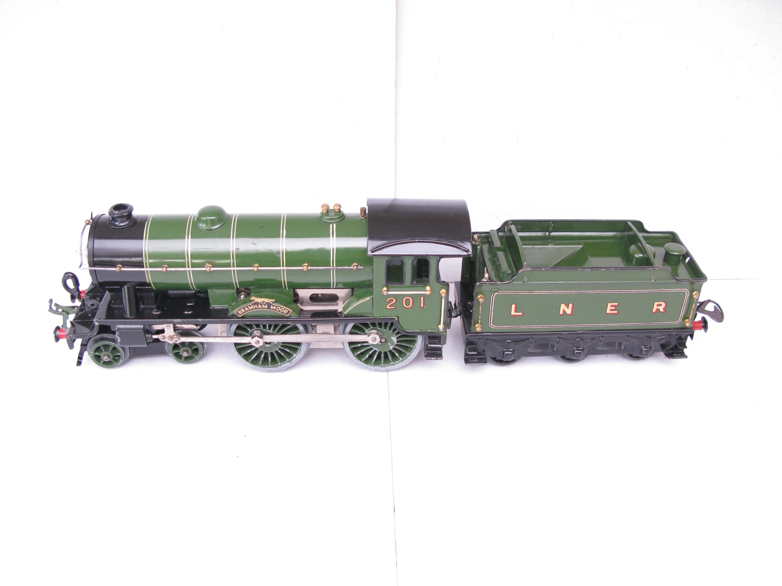 Hornby 0 Gauge E220 Special Loco & Tender LNER Lined Green 'BRAMHAM MOOR', No.201, 20 volt electric - Tender boxed - Excellent - Image 3