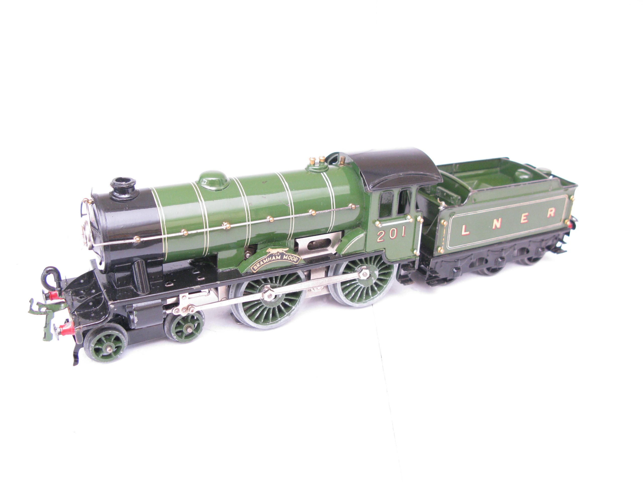 Hornby 0 Gauge E220 Special Loco & Tender LNER Lined Green 'BRAMHAM MOOR', No.201, 20 volt electric - Tender boxed - Excellent - Image 6
