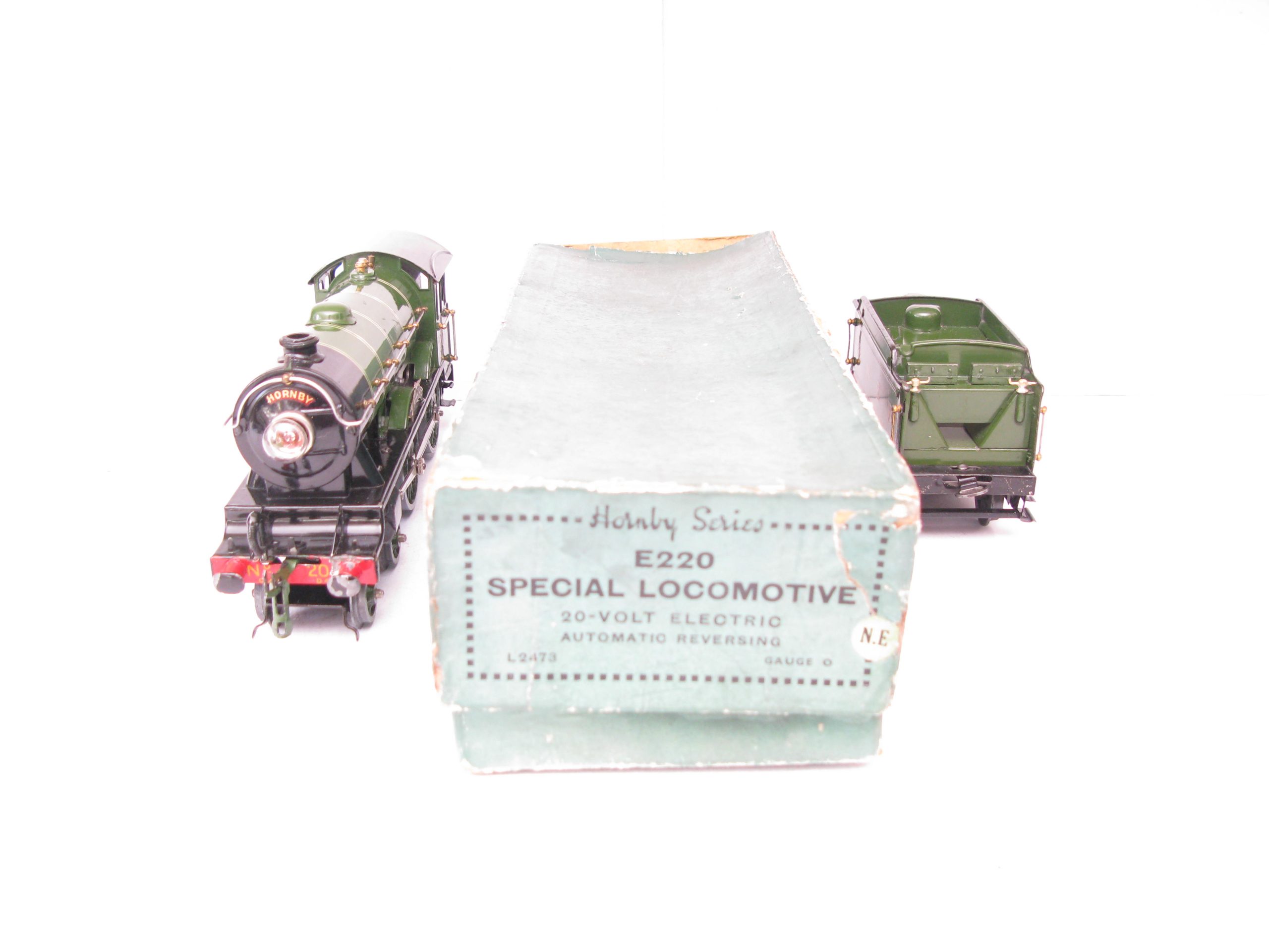 Hornby 0 Gauge E220 Special Loco & Tender LNER Lined Green 'BRAMHAM MOOR', No.201, 20 volt electric - Tender boxed - Excellent - Image 11
