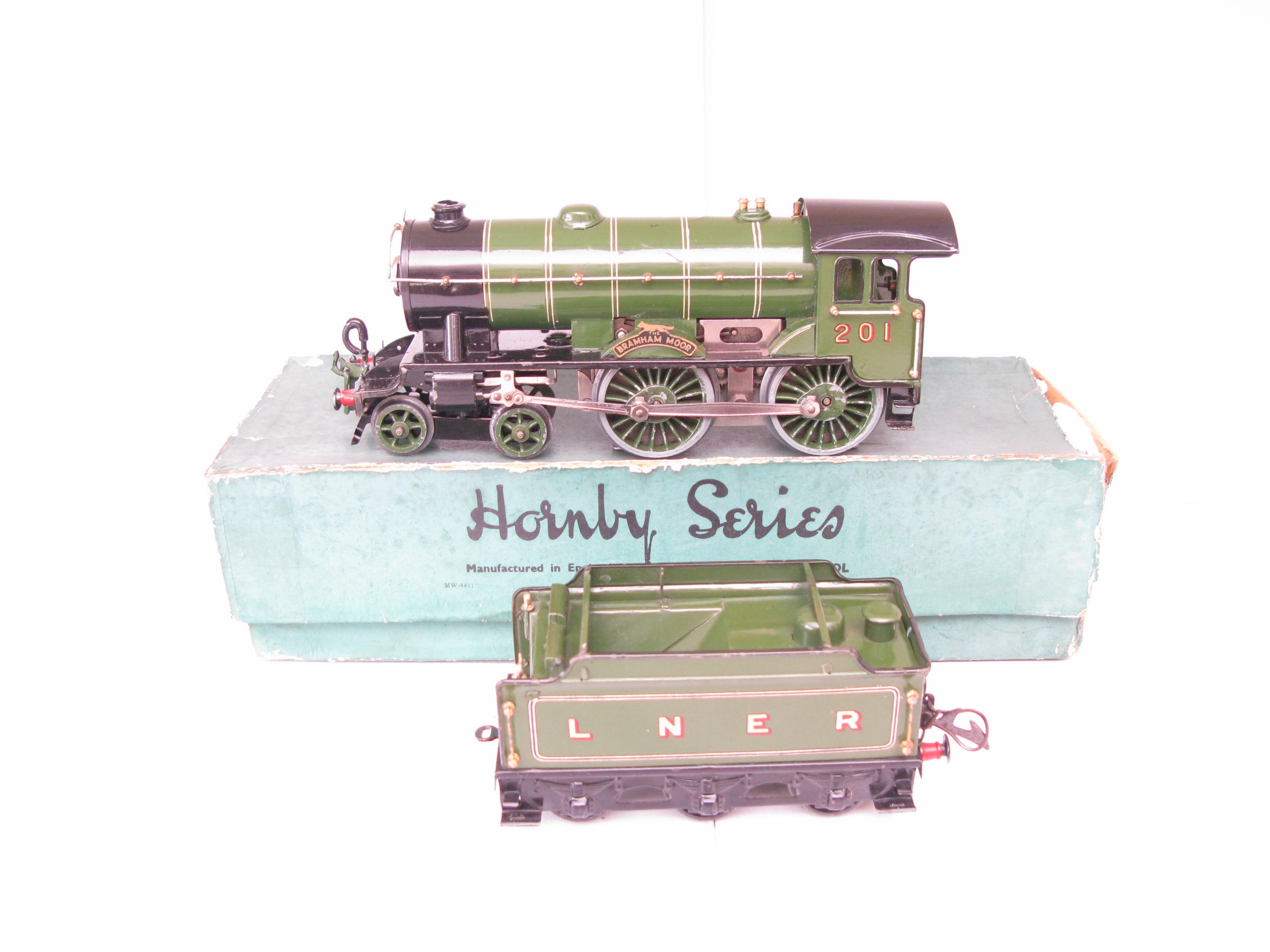 Hornby 0 Gauge E220 Special Loco & Tender LNER Lined Green 'BRAMHAM MOOR', No.201, 20 volt electric - Tender boxed - Excellent
