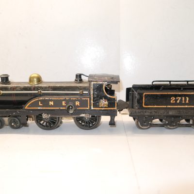 Hornby 0 Gauge Early 4-4-0 LNER black lined Loco & Tender 2711, Clockwork - unboxed - Overall Fair - Circa 1925