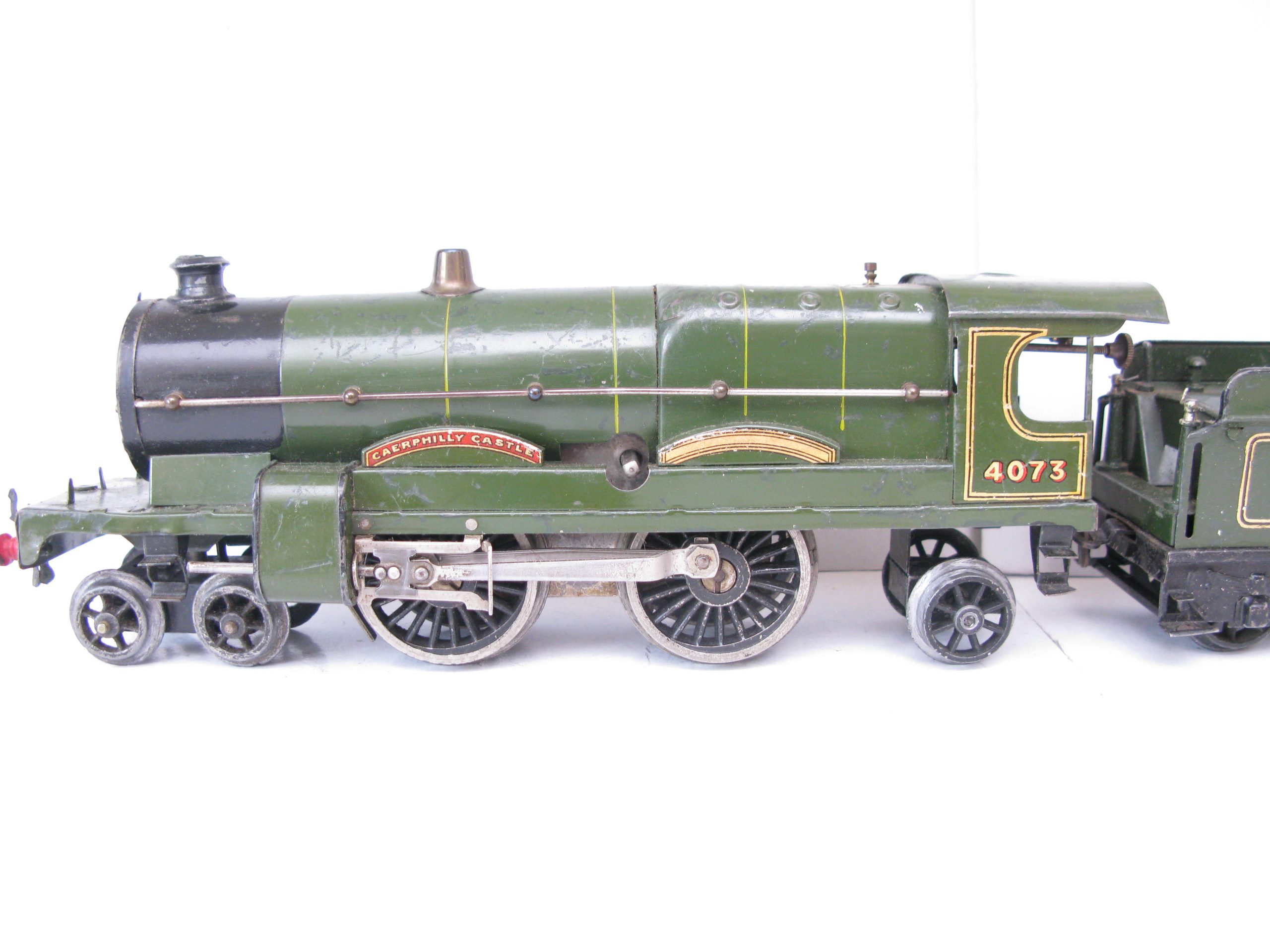 Hornby 0 Gauge No.3C GWR Green Loco & Tender 'CAERPHILLY CASTLE' No.4073, Clockwork - unboxed - Overall Fair - Image 2