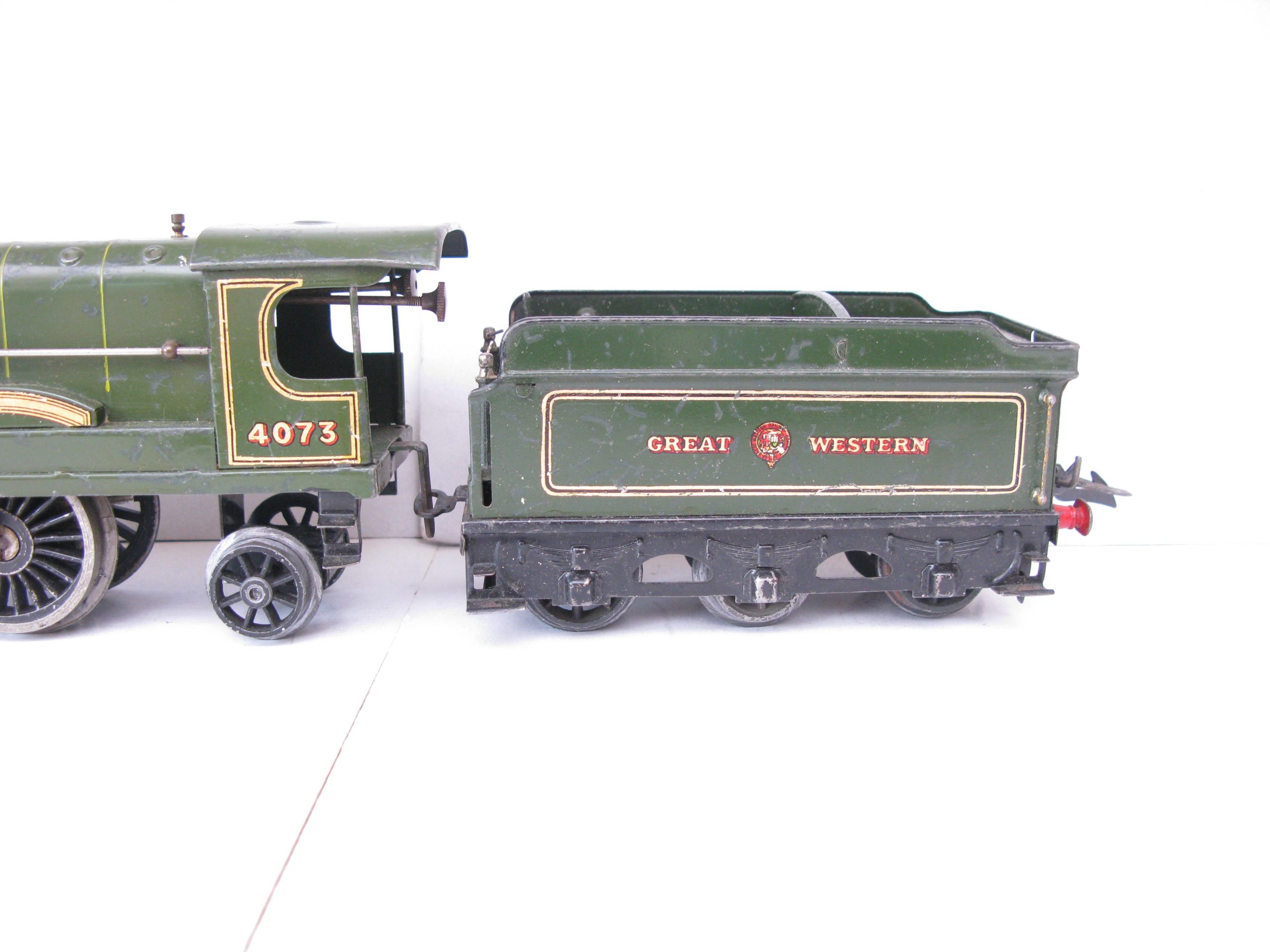 Hornby 0 Gauge No.3C GWR Green Loco & Tender 'CAERPHILLY CASTLE' No.4073, Clockwork - unboxed - Overall Fair - Image 3