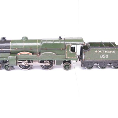 Hornby 0 Gauge No.3C SR Green Loco & Tender 'LORD NELSON' No.850, Clockwork - unboxed - Overall Fair