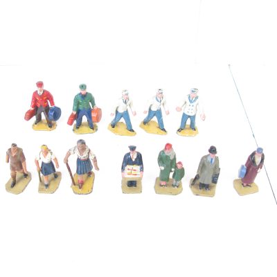 Hornby 0 Gauge Pre and Post war Dinky toy Railway & Passenger figures - unboxed - Priced at £8 each