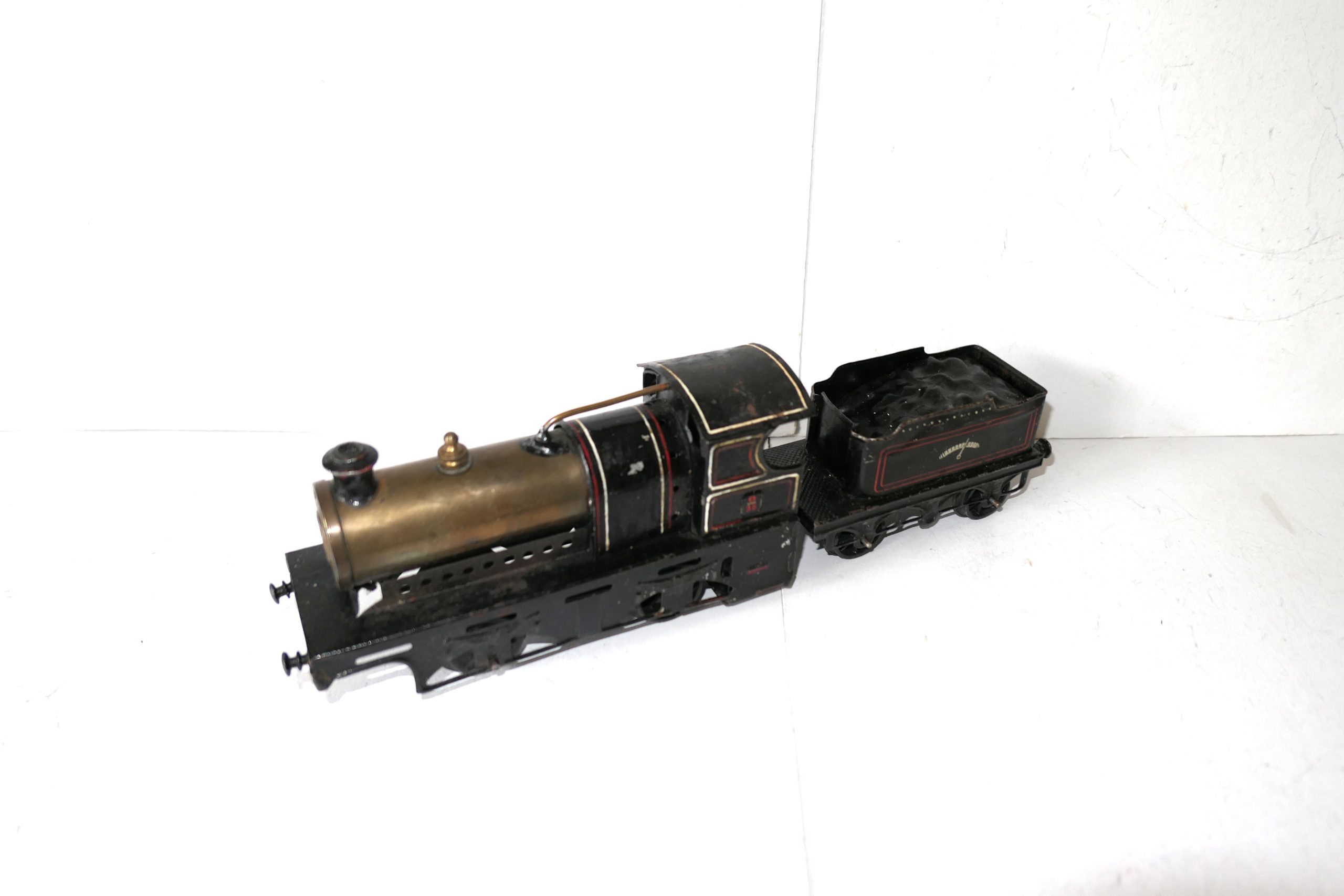 Bing 0 Gauge LNWR / Continential Lined black 0-4-0 Loco & Tender, Live Steam - unboxed - Good - £125 - Image 4
