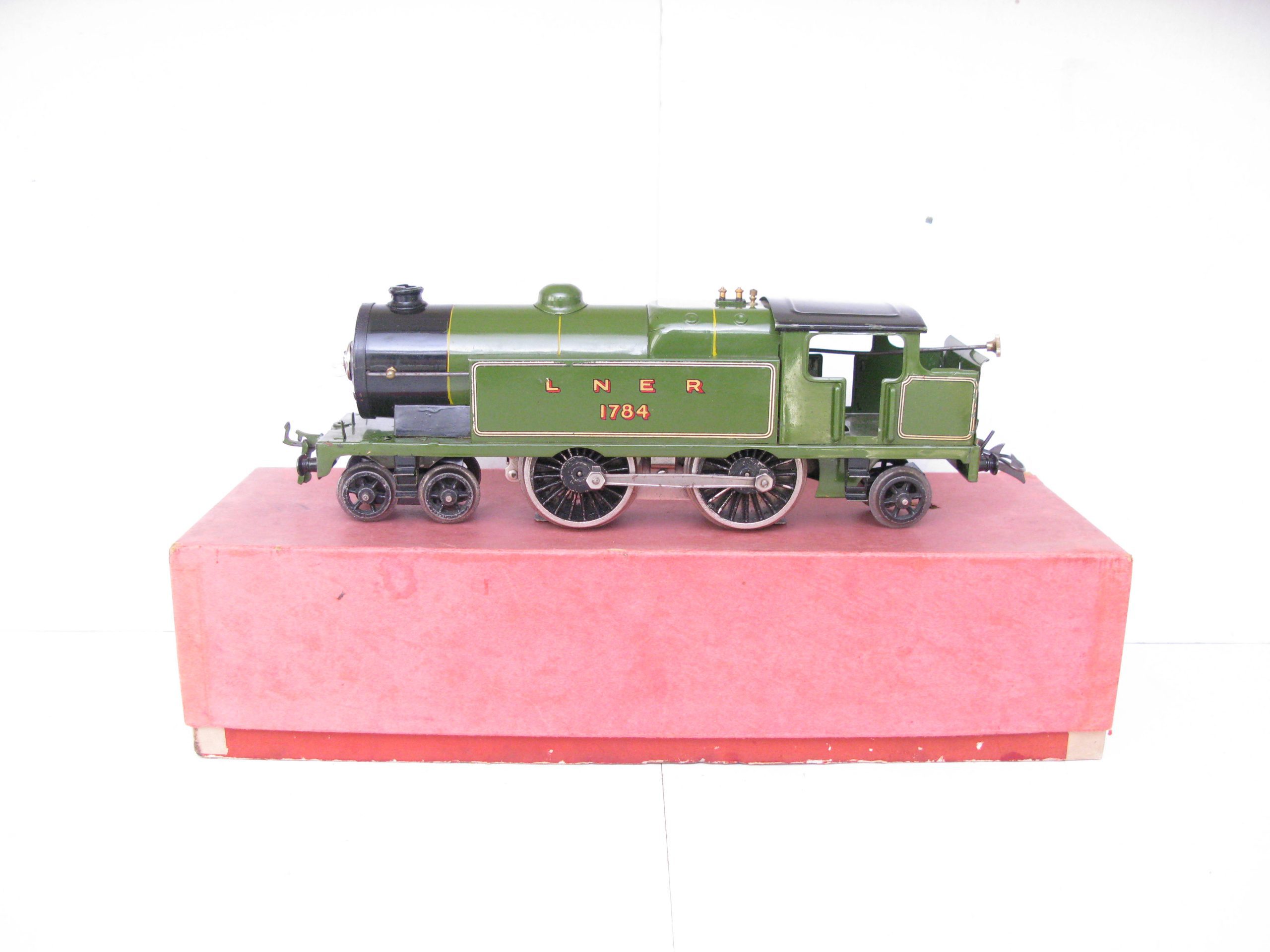 Hornby 0 Gauge Early E220 Special Tank Loco LNER Green No.1784, 3-rail electric - unboxed - Circa 1935