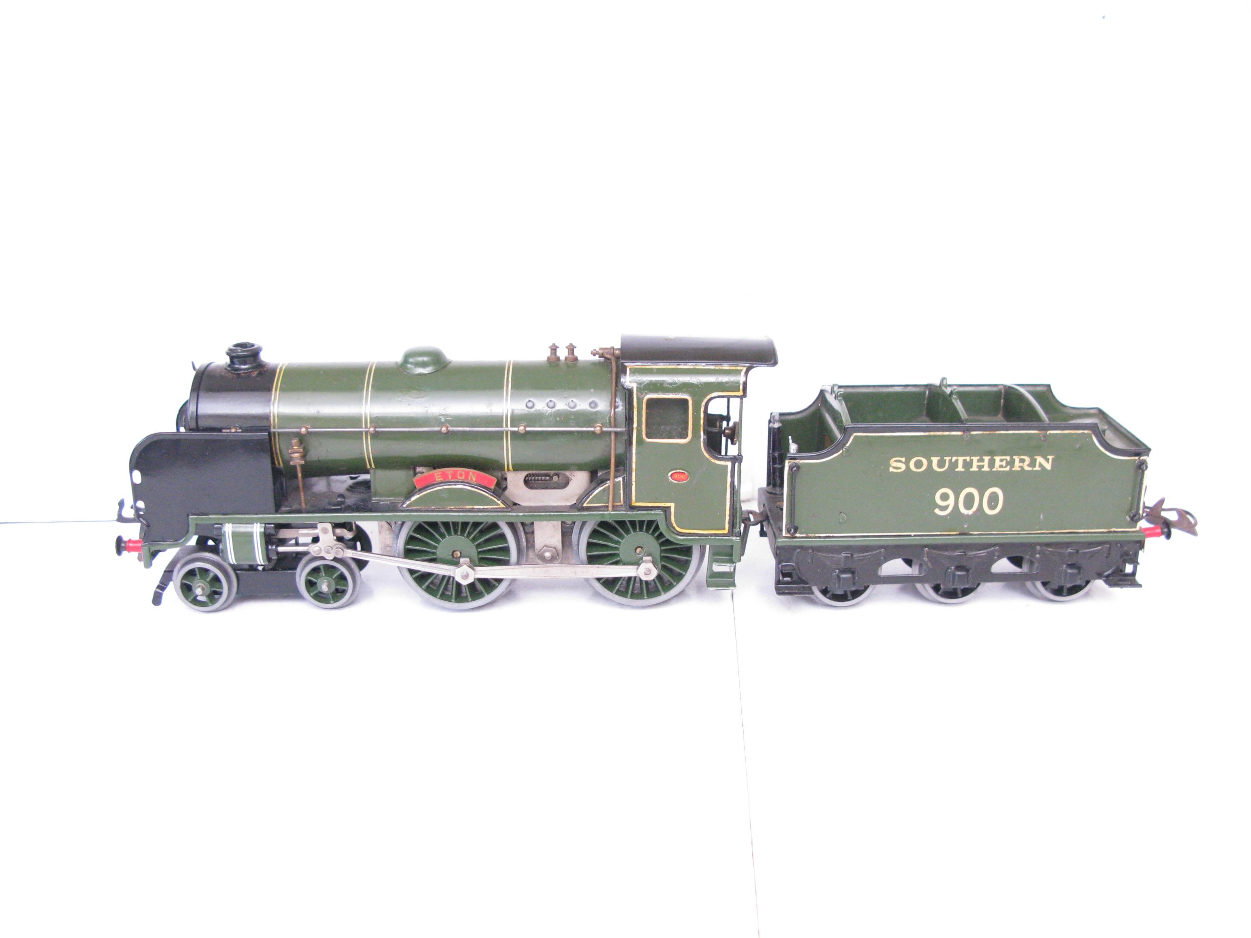 Hornby 0 Gauge E420 4-4-0 Special Loco & Tender SR 'ETON' No.900, 20 volt electric - unboxed - Good