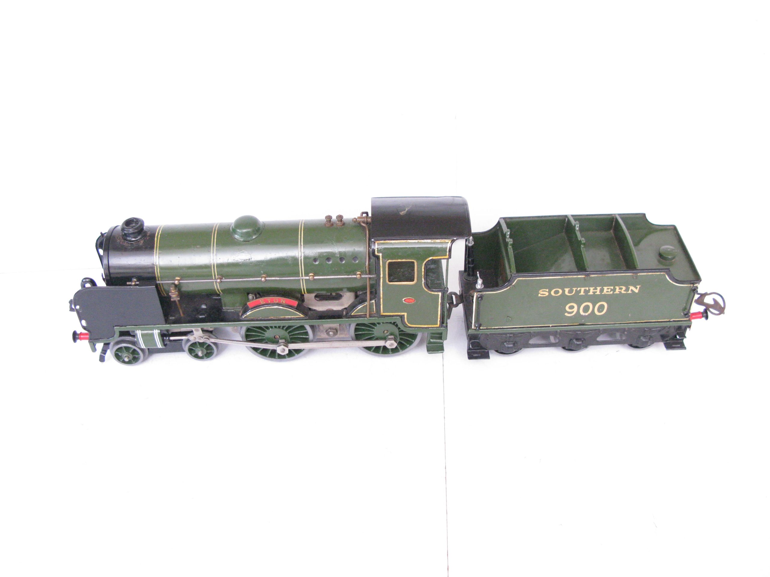 Hornby 0 Gauge E420 4-4-0 Special Loco & Tender SR 'ETON' No.900, 20 volt electric - unboxed - Good - Image 4