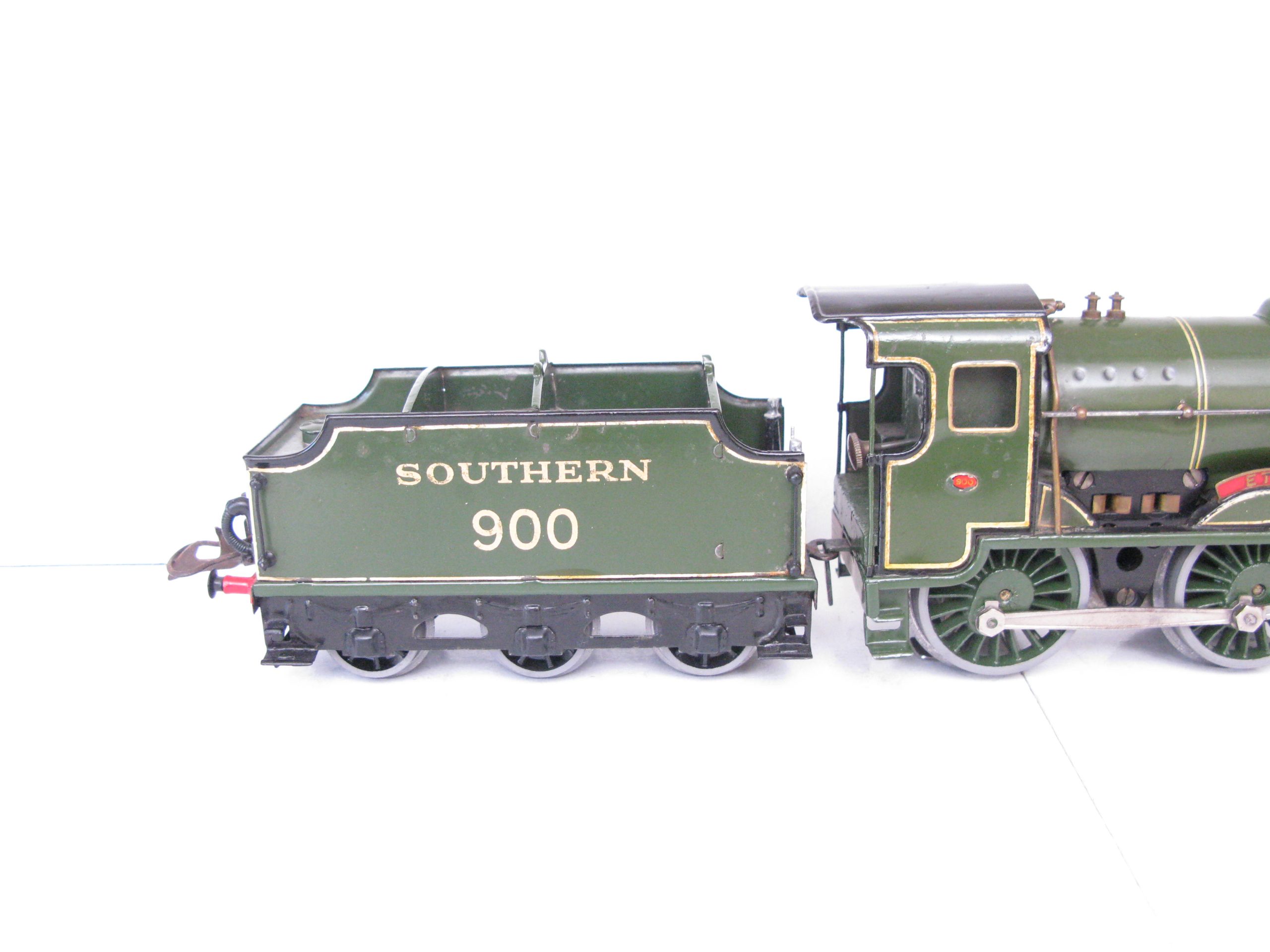 Hornby 0 Gauge E420 4-4-0 Special Loco & Tender SR 'ETON' No.900, 20 volt electric - unboxed - Good - Image 11