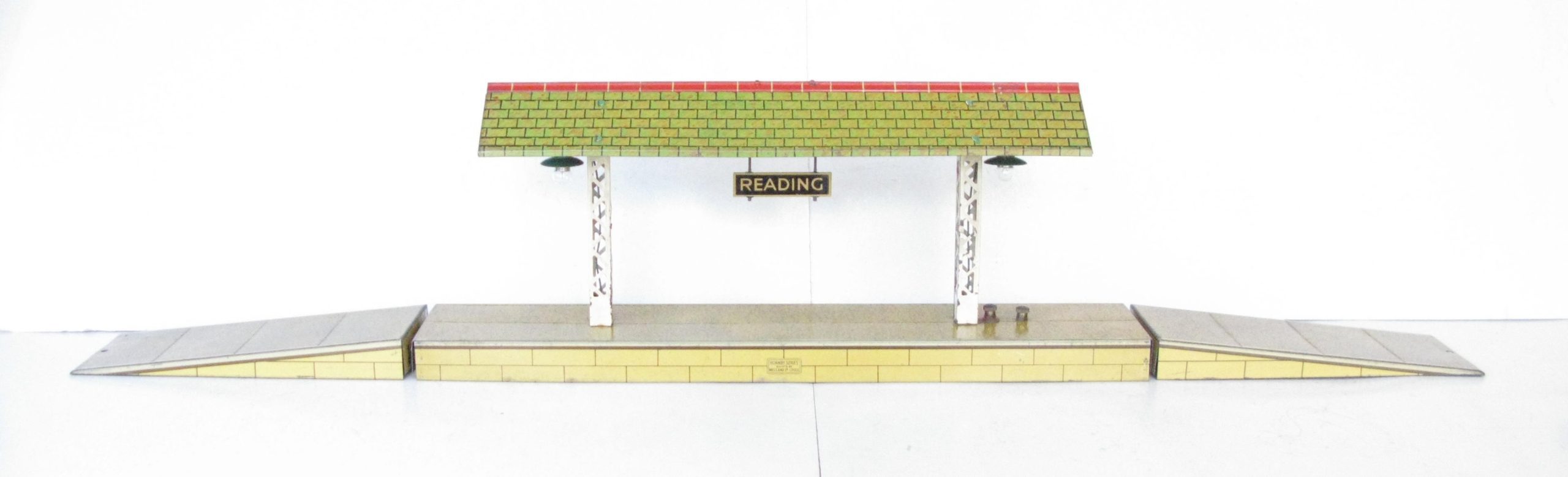 Hornby 0 Gauge 'E' Island Platform with Speckled base and ramps - Boxed - Overall Excellent Circa 1939 - Image 2