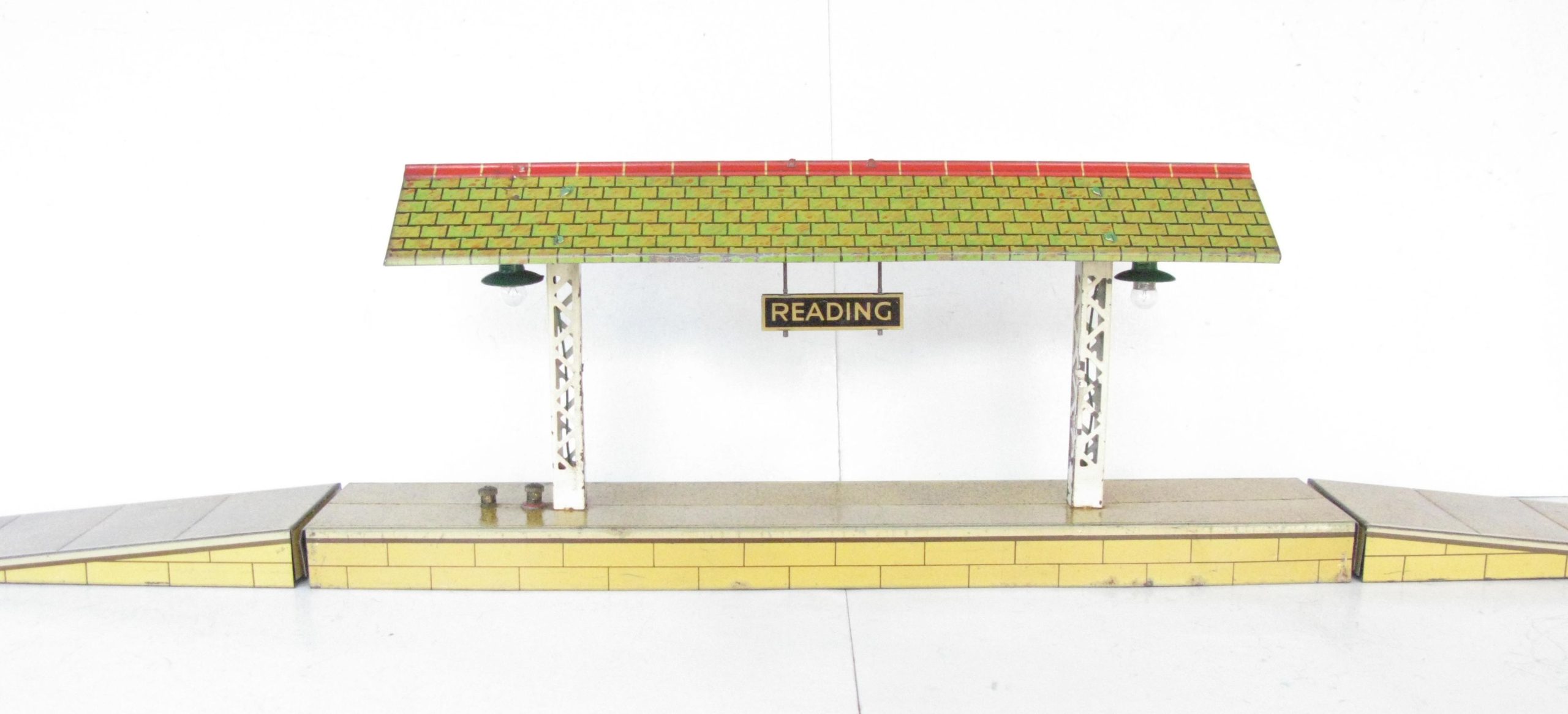 Hornby 0 Gauge 'E' Island Platform with Speckled base and ramps - Boxed - Overall Excellent Circa 1939 - Image 7