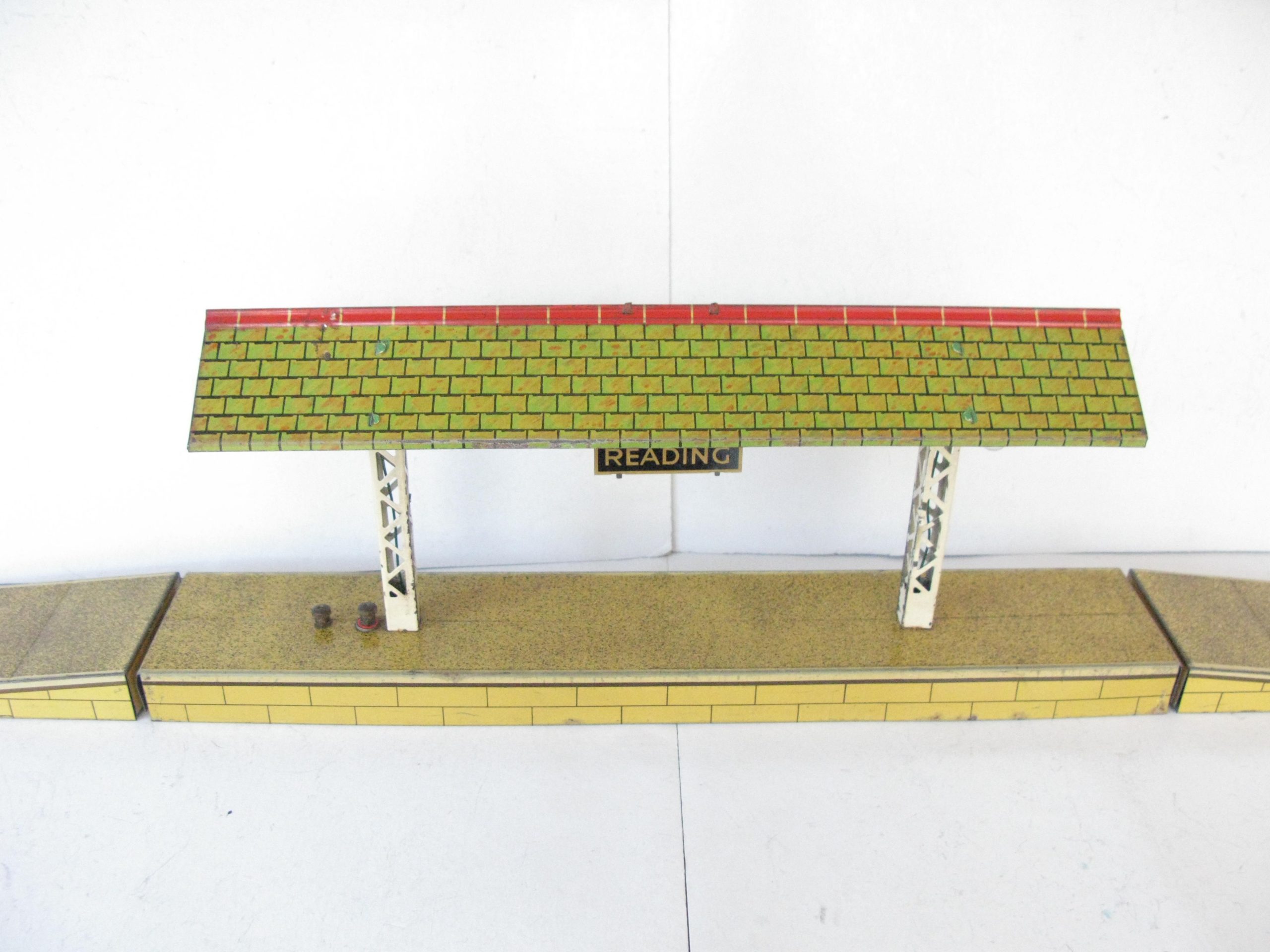 Hornby 0 Gauge 'E' Island Platform with Speckled base and ramps - Boxed - Overall Excellent Circa 1939 - Image 9